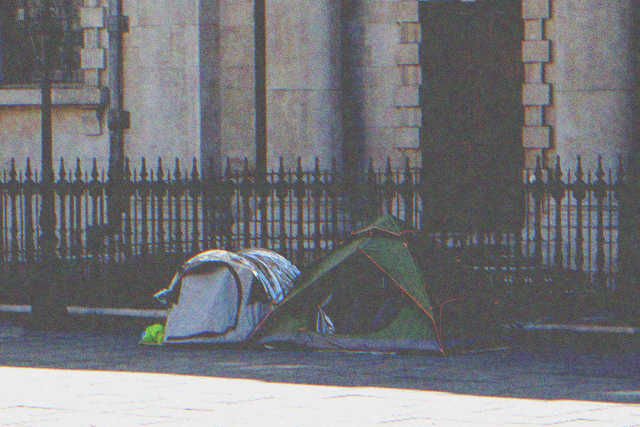 Two tents for homeless people | Photo: Shutterstock