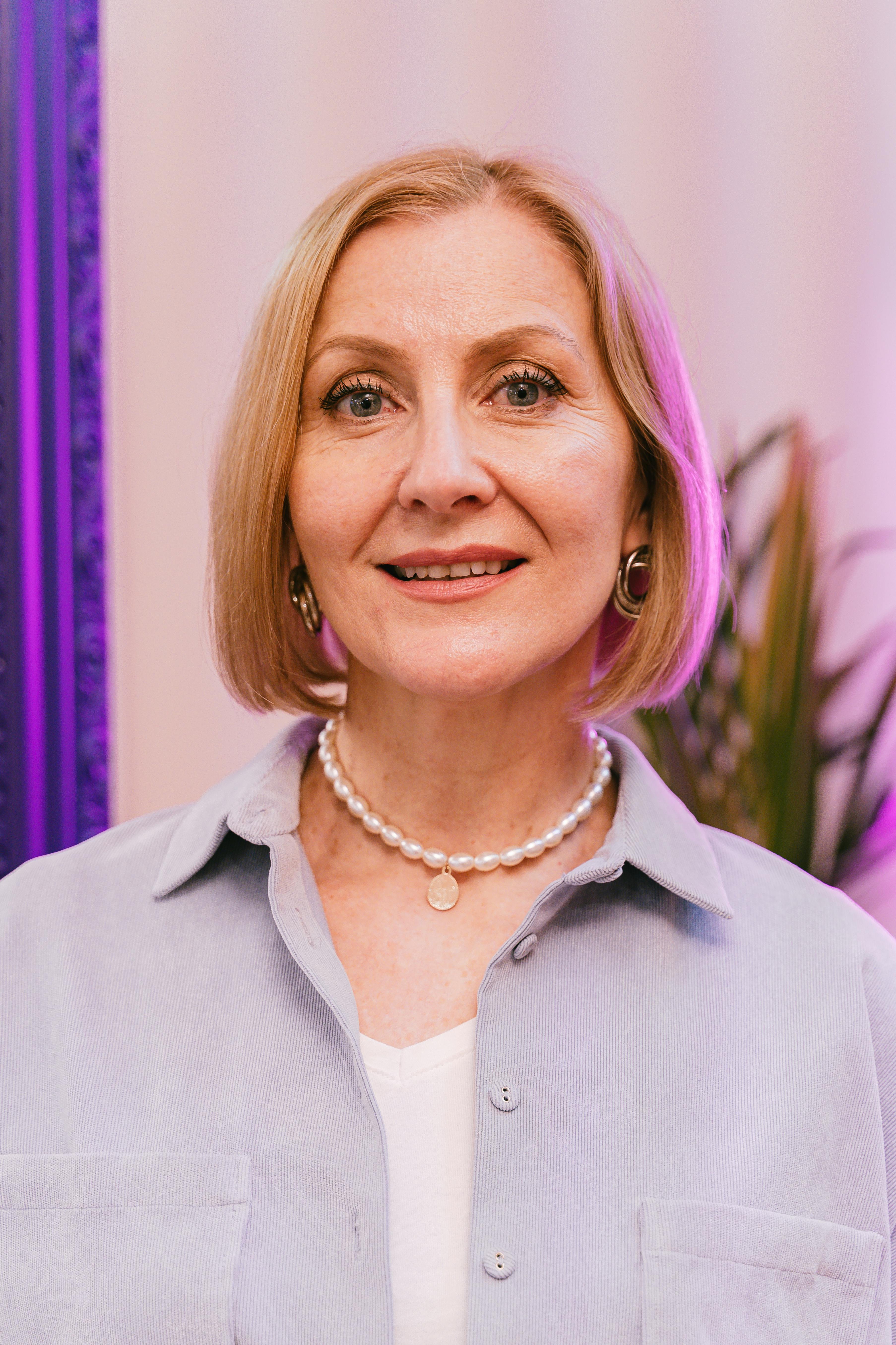 A woman smiling | Source: Pexels