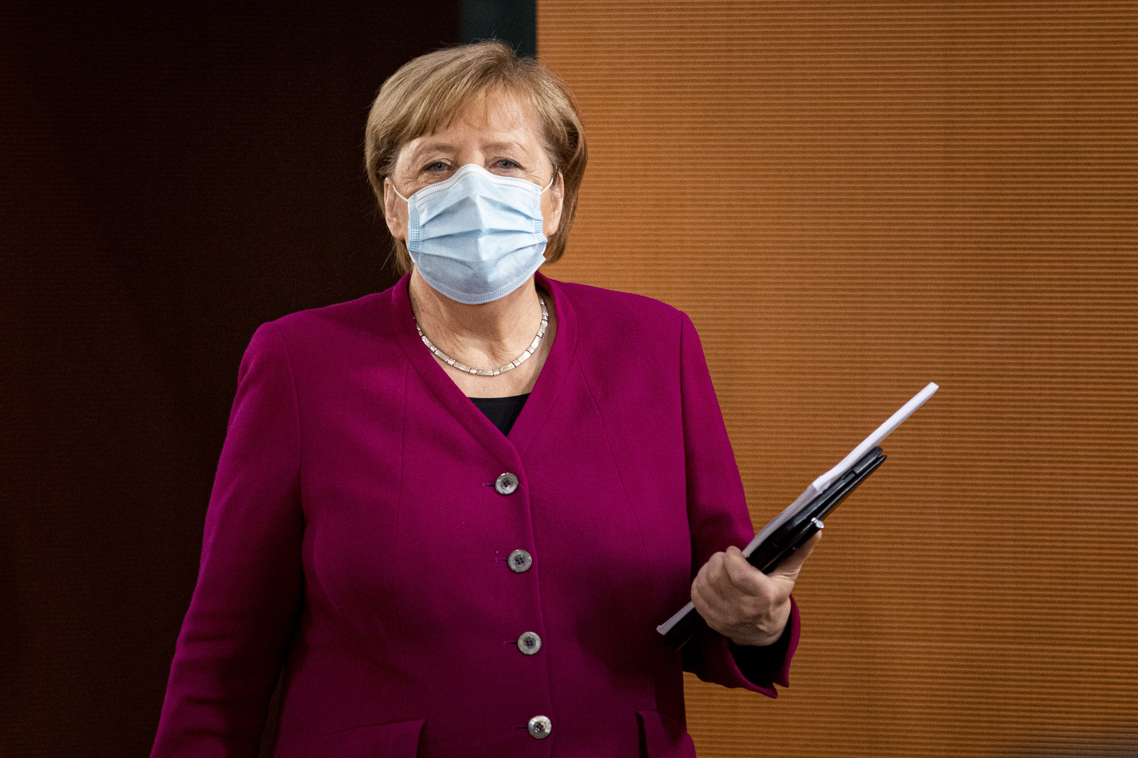 Bundeskanzlerin Angela Merkel ist während der wöchentlichen Kabinettssitzung am 14. Oktober 2020 in Berlin abgebildet. | Quelle: Getty Images