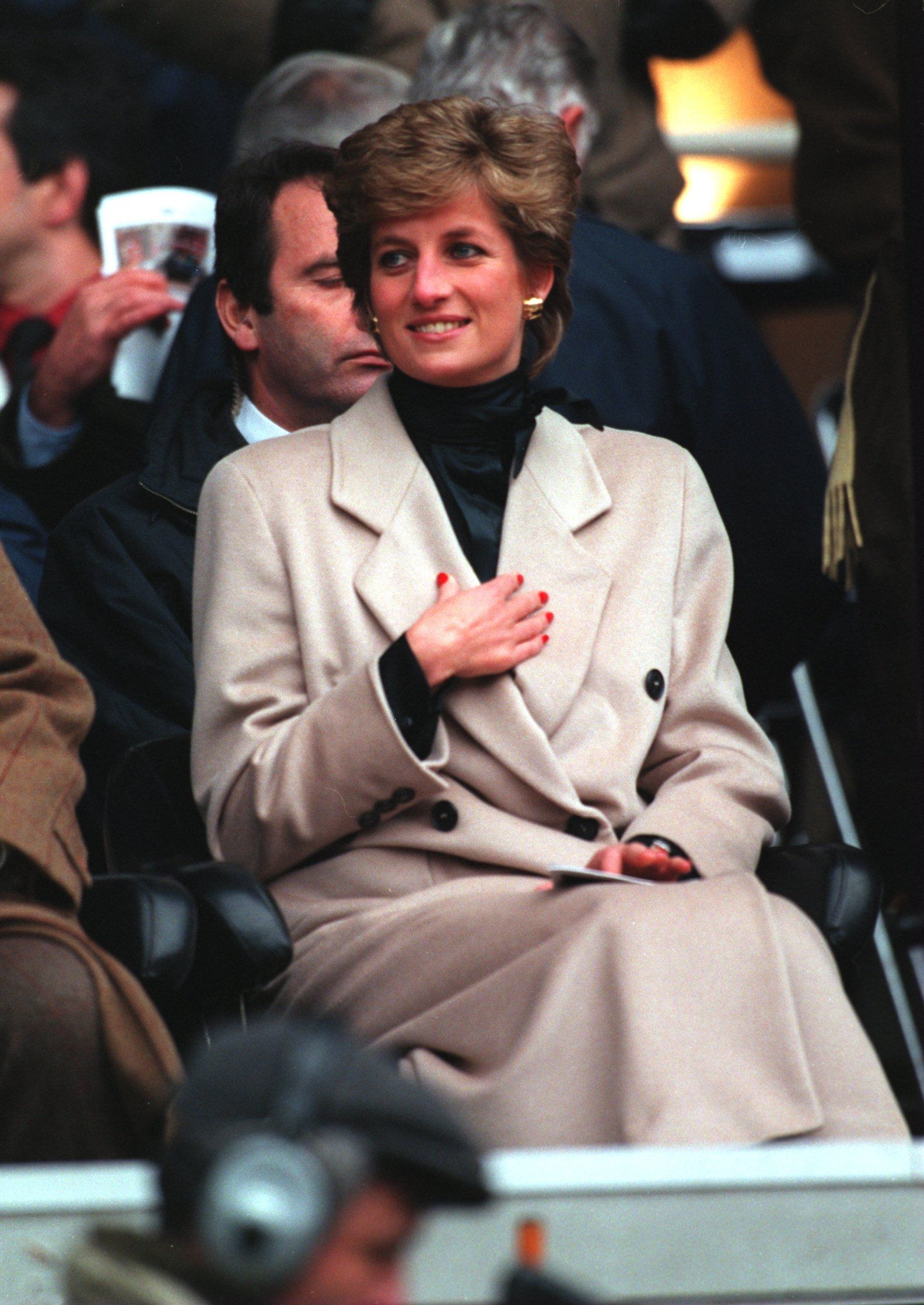 Princess Diana watching the Welsh Rugby Union team during the first five nations match of the season against France on January 21, 1995, at Parc Des Princes in Paris | Photo: Pascal Rondeau/ALLSPORT/Getty Images