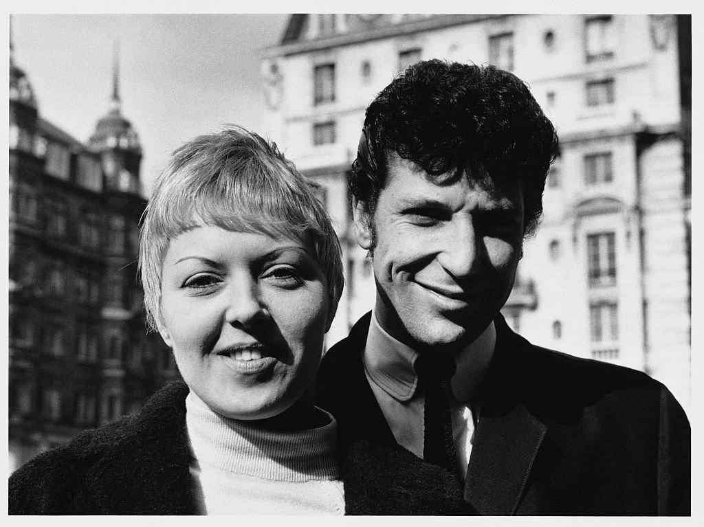 Tom Jones with his wife Linda Trenchard on March 1965 in Hanover Square, London, United Kingdom | Source: Getty Images