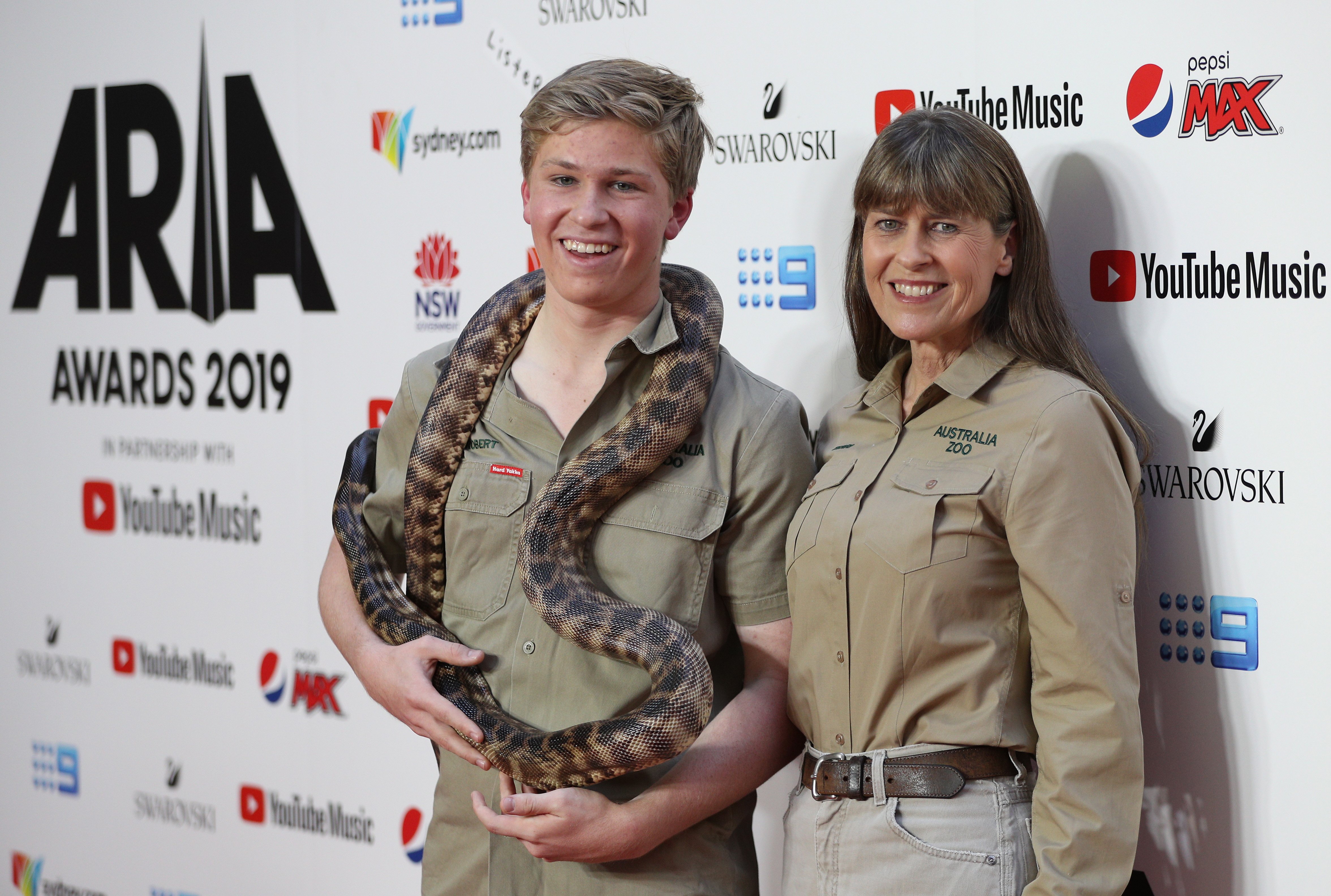 Bob Irwin and Terri Irwin arrives for the 33rd Annual ARIA Awards 2019 at The Star on November 27, 2019|Photo: Getty Images
