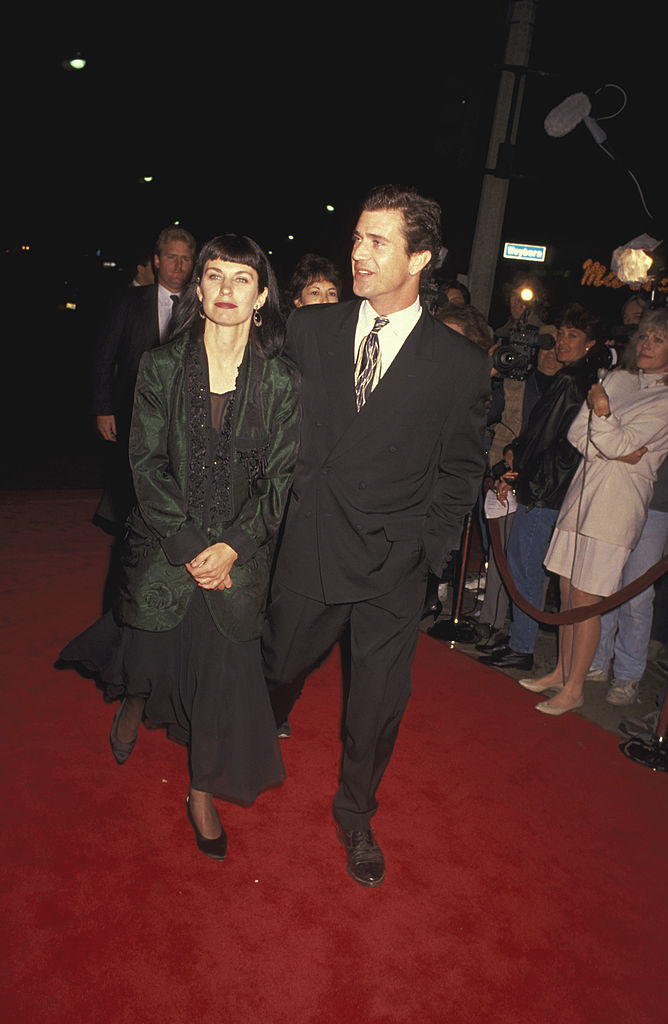 Robyn Moore and Mel Gibson at the L.A premiere of "Hamlet" on December, 18, 1990│Source: Getty Images
