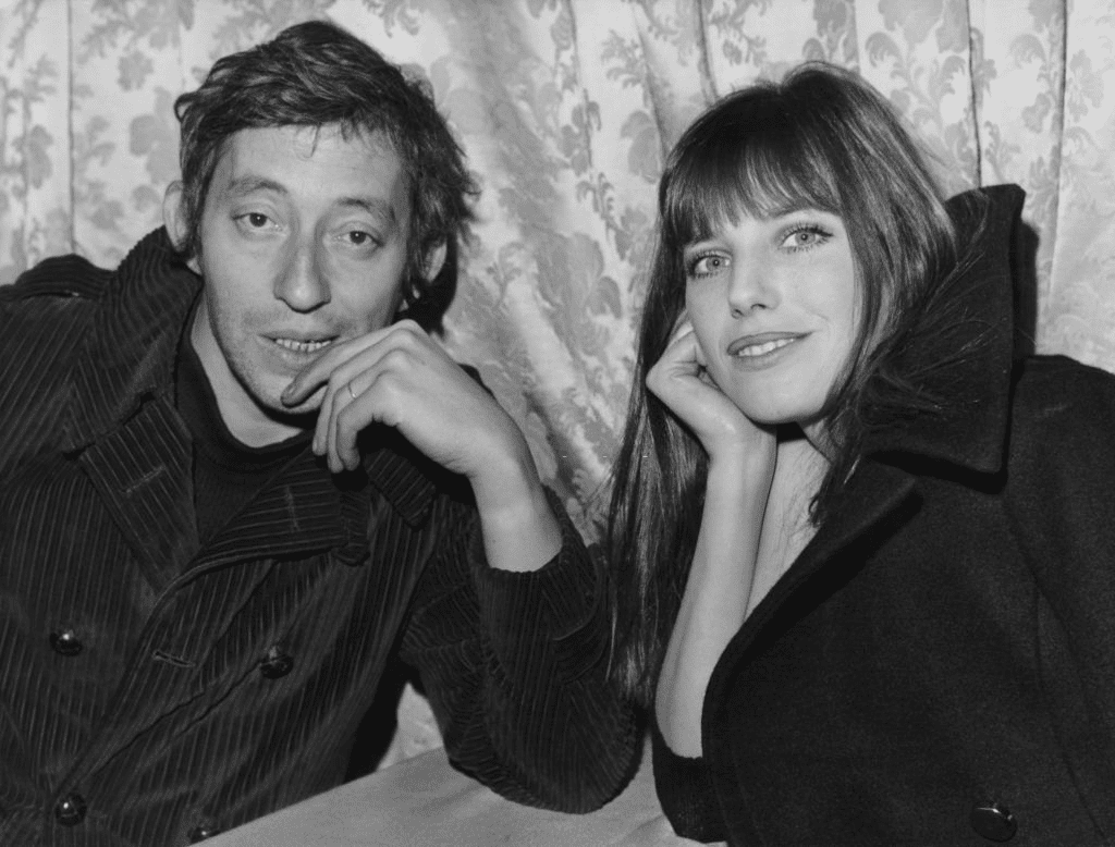 L'actrice Anglaise Jane Birkin et le chanteur Français Serge Gainsbourg (1928 - 1991) annoncent qu'ils attendent un bébé, France, 26 mars 1971. | Photo : Getty Images