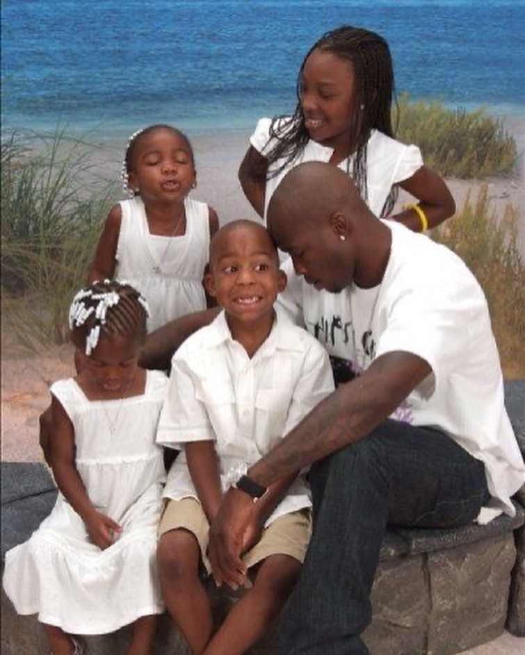 A throwback picture of Chad "Ochocinco" Johnson with the eldest of his children, dated January 9, 2021 | Source: Instagram/jicyraa