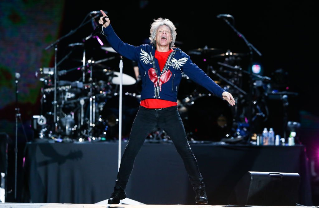 Jon Bon Jovi of the band Bon Jovi performs on stage during Rock In Rio day 3 at Cidade do Rock on September 29, 2019  | Photo: Getty Images