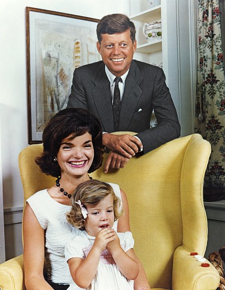 President John F. Kennedy and First Lady Jacqueline Kennedy, and their daughter, Caroline, Hyannis Port, Massachusetts, late 1950s or early 1960s. | Photo: Getty Images