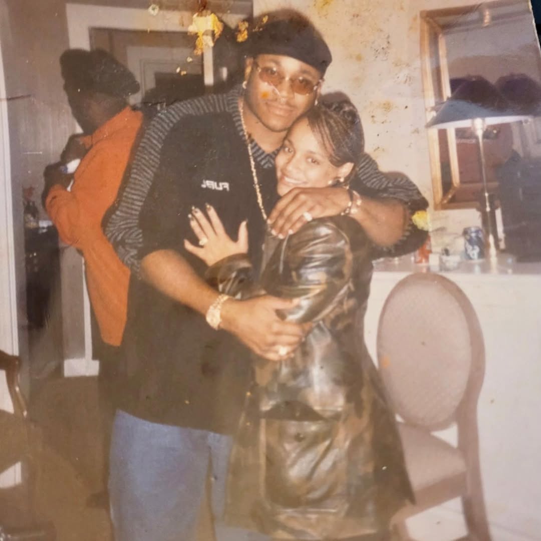 LL Cool J and Simone Smith, from a post dated April 16, 2021 | Source: Instagram/sislovespurple