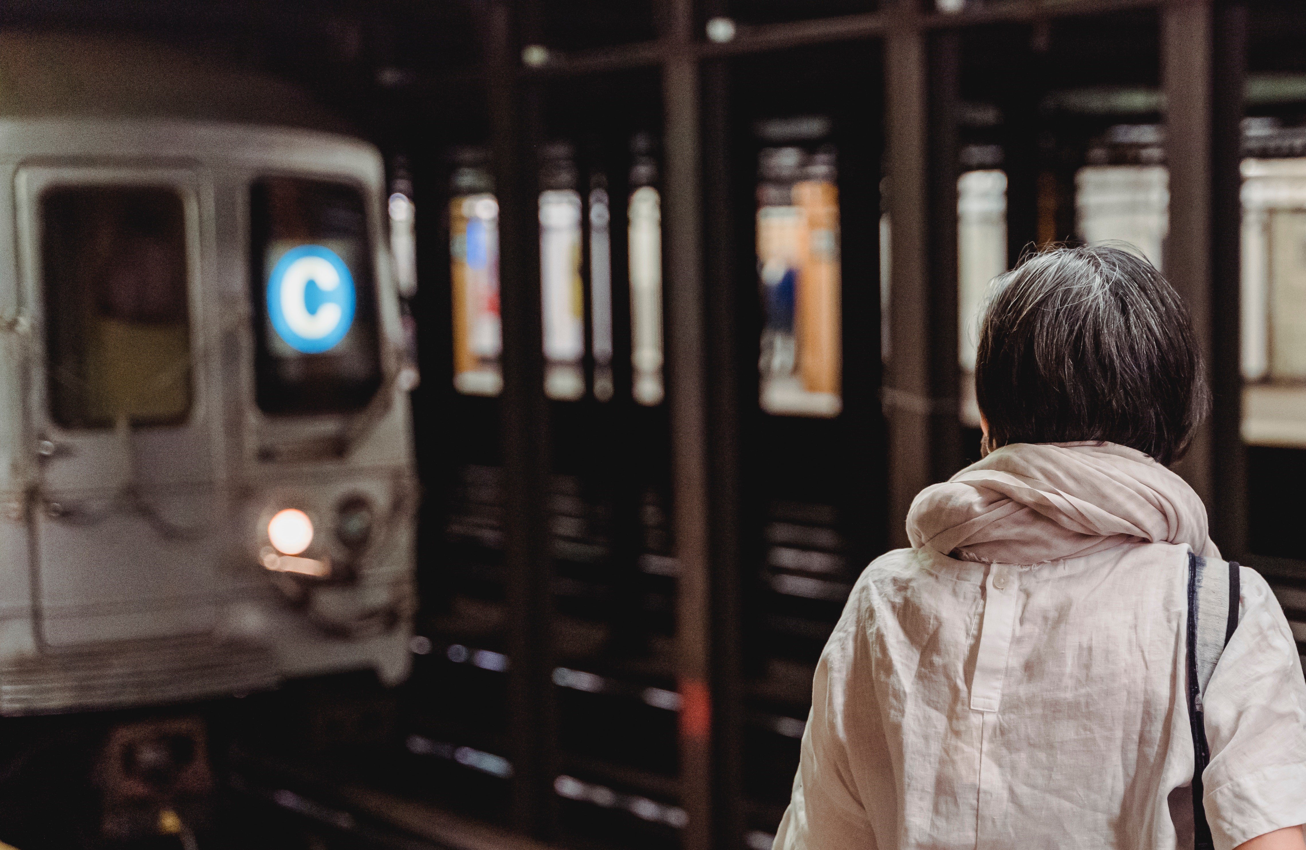 OP ran into an old lady at the station | Photo: Pexels