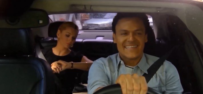 Sofía y Salvador, interpretados por Marjorie de Sousa y Pedro Fernández, en escena de "Hasta el fin del mundo". | Foto: YouTube/Sofia y Salvador