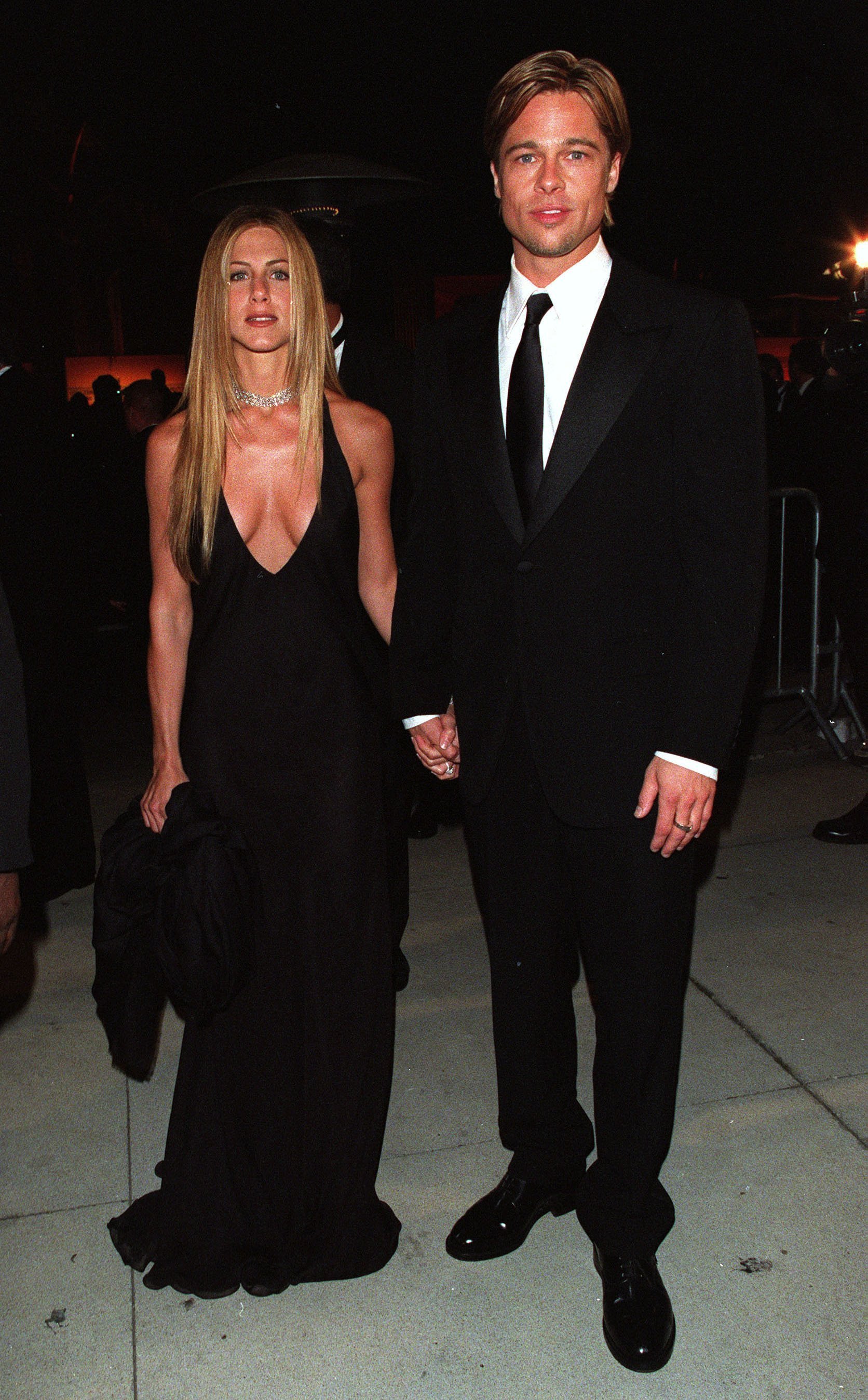 Jennifer Aniston and Brad Pitt at the Vanity Fair Party held at Morton's for the 72nd Annual Academy Awards. March 26, 2000 | Photo: Getty Images