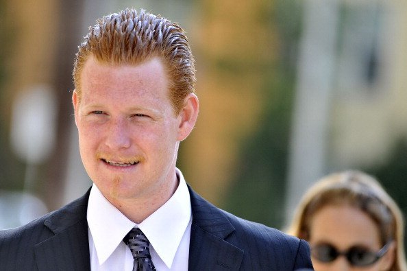 Redmond O'Neal leaves court after his final progress report at LAX Courthouse on October 9, 2012, in Los Angeles, California. | Source: Getty Images.