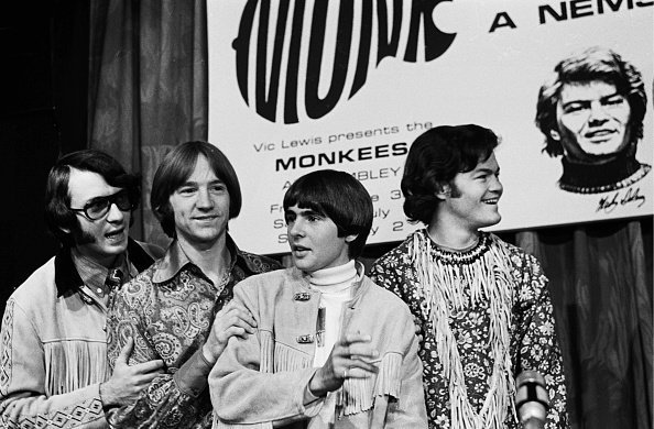 The Monkees pose at a press conference at The Royal Garden Hotel, London. | Photo: Getty Images