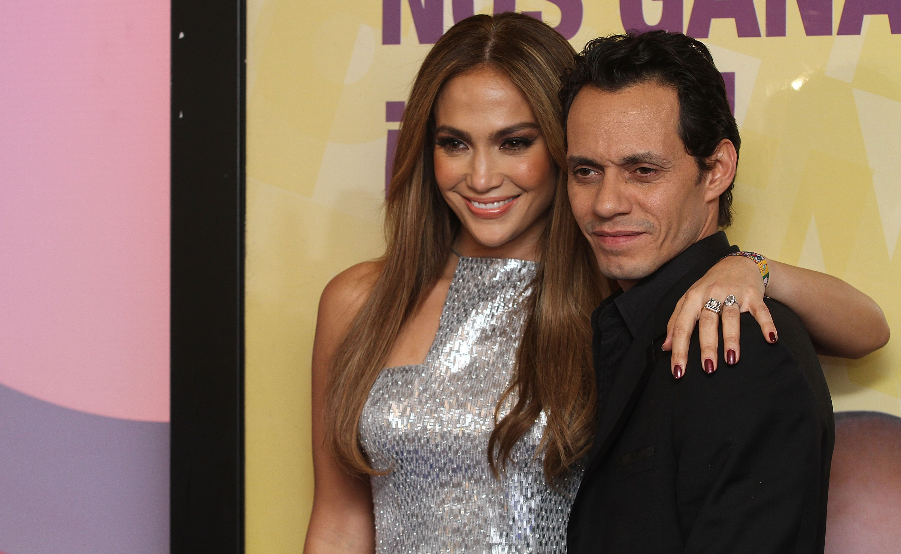 Jennifer Lopez and Marc Anthony at a press conference during the Teleton 2010 TV Broadcast event on December 3 in Mexico. | Source: Getty Images