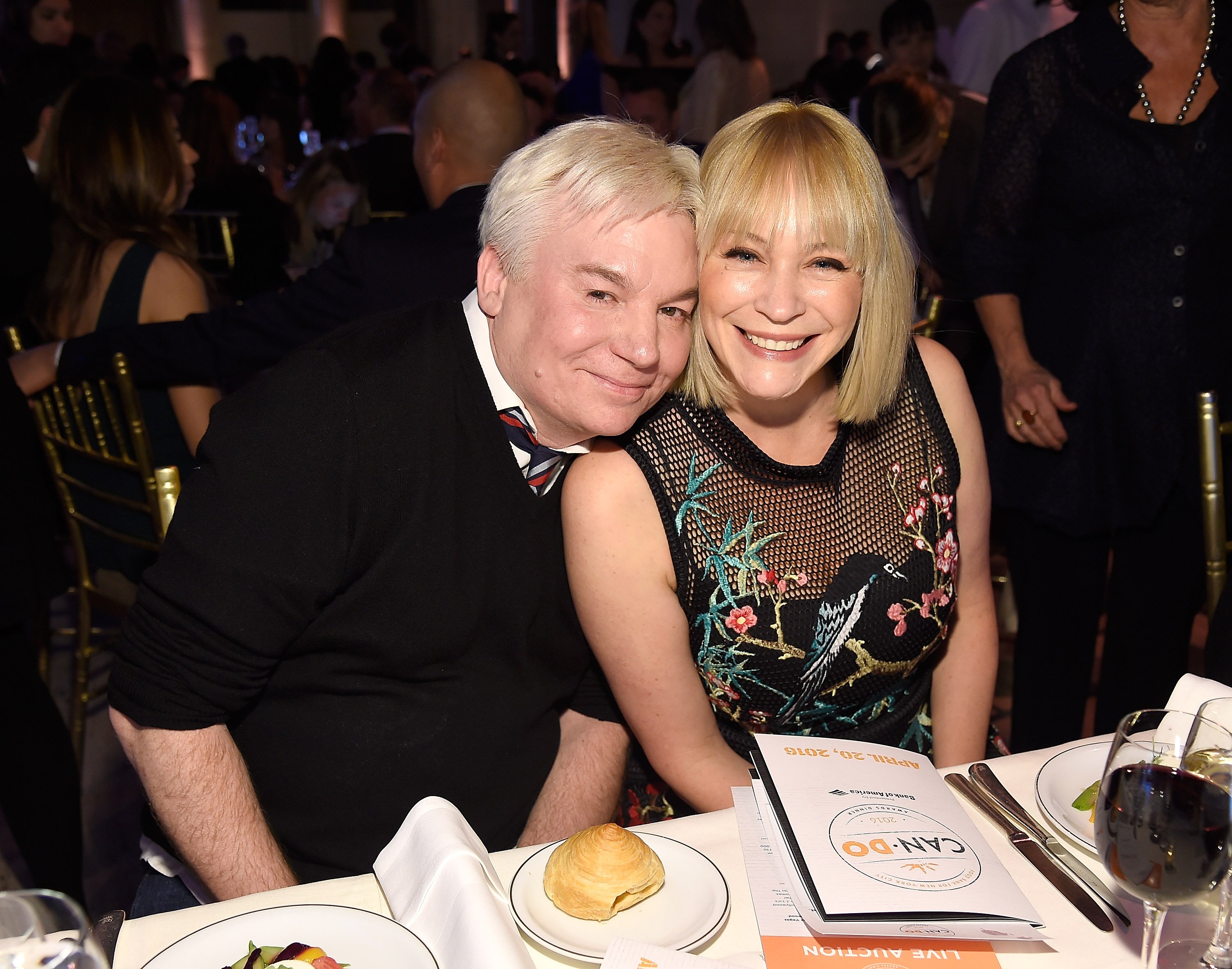 Mike Myers and Kelly Tisdale at the Food Bank Of New York City's Can Do Awards on April 20, 2016, in New York | Source: Getty Images