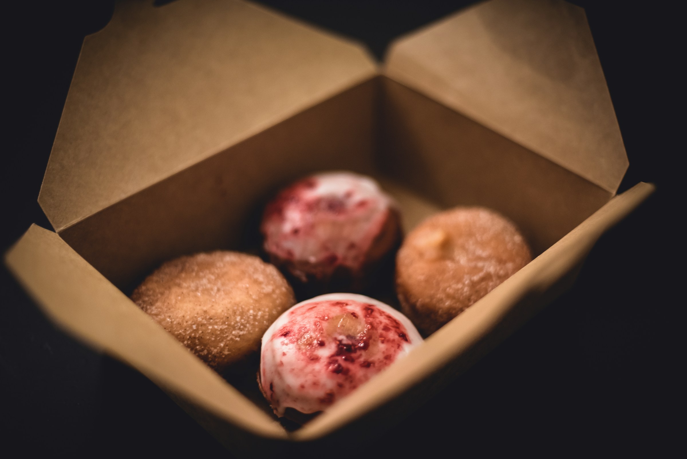 Desserts in a brown box | Source: Pexels