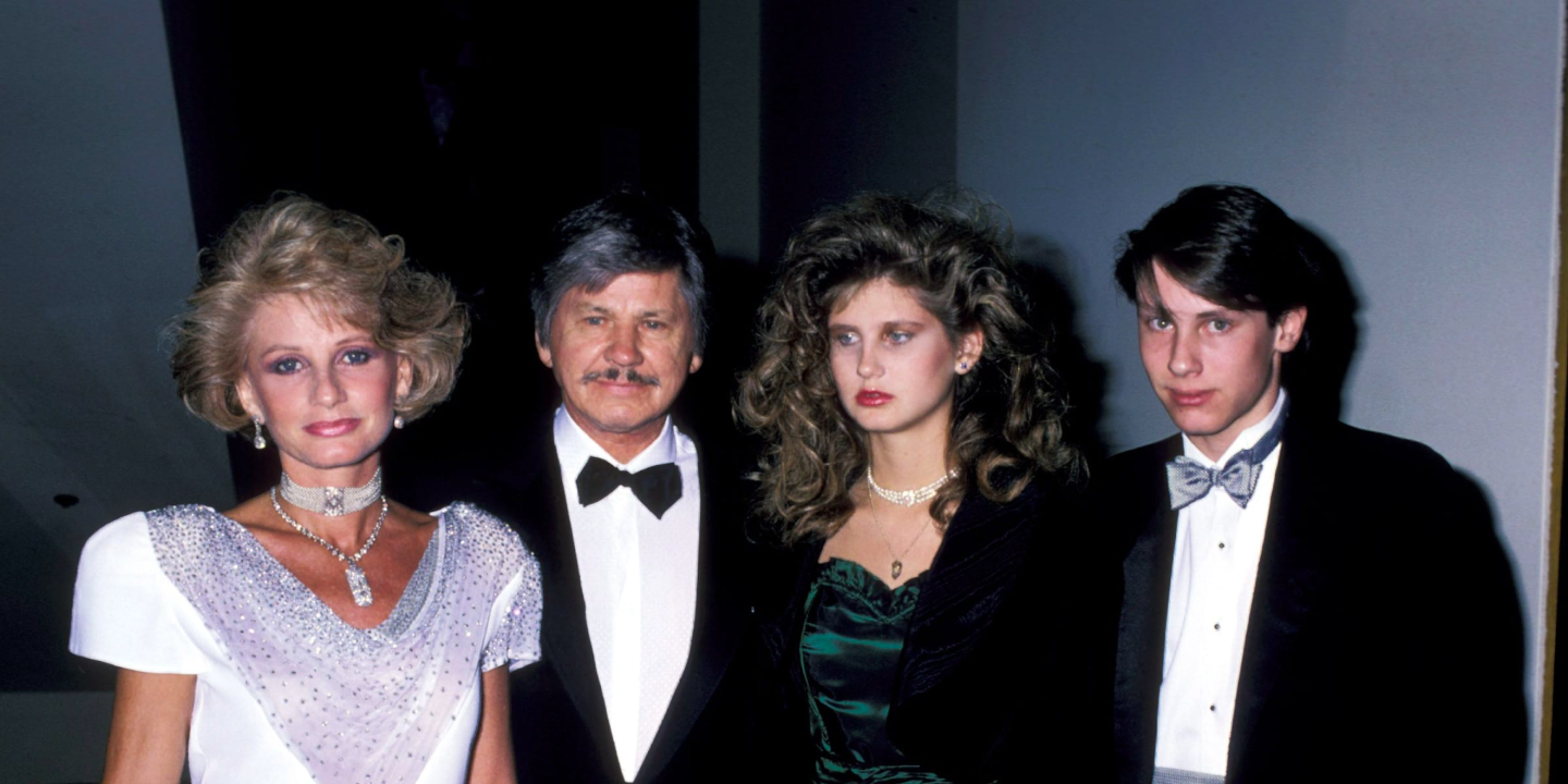 Charles Bronson with loved ones. | Source: Getty Images