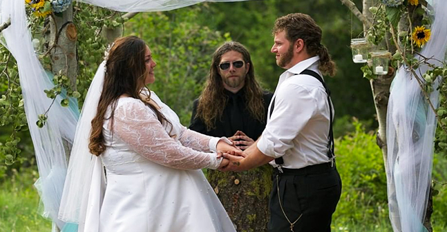  'Alaskan Bush People' Fans Congratulate Gabe and Raquell Brown after Their Pregnancy Announcement