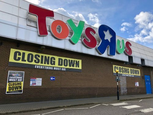 Closing down banners at Toys R Us in Brent Cross, North London, in the UK on March 16, 2018.| Photo: Shutterstock