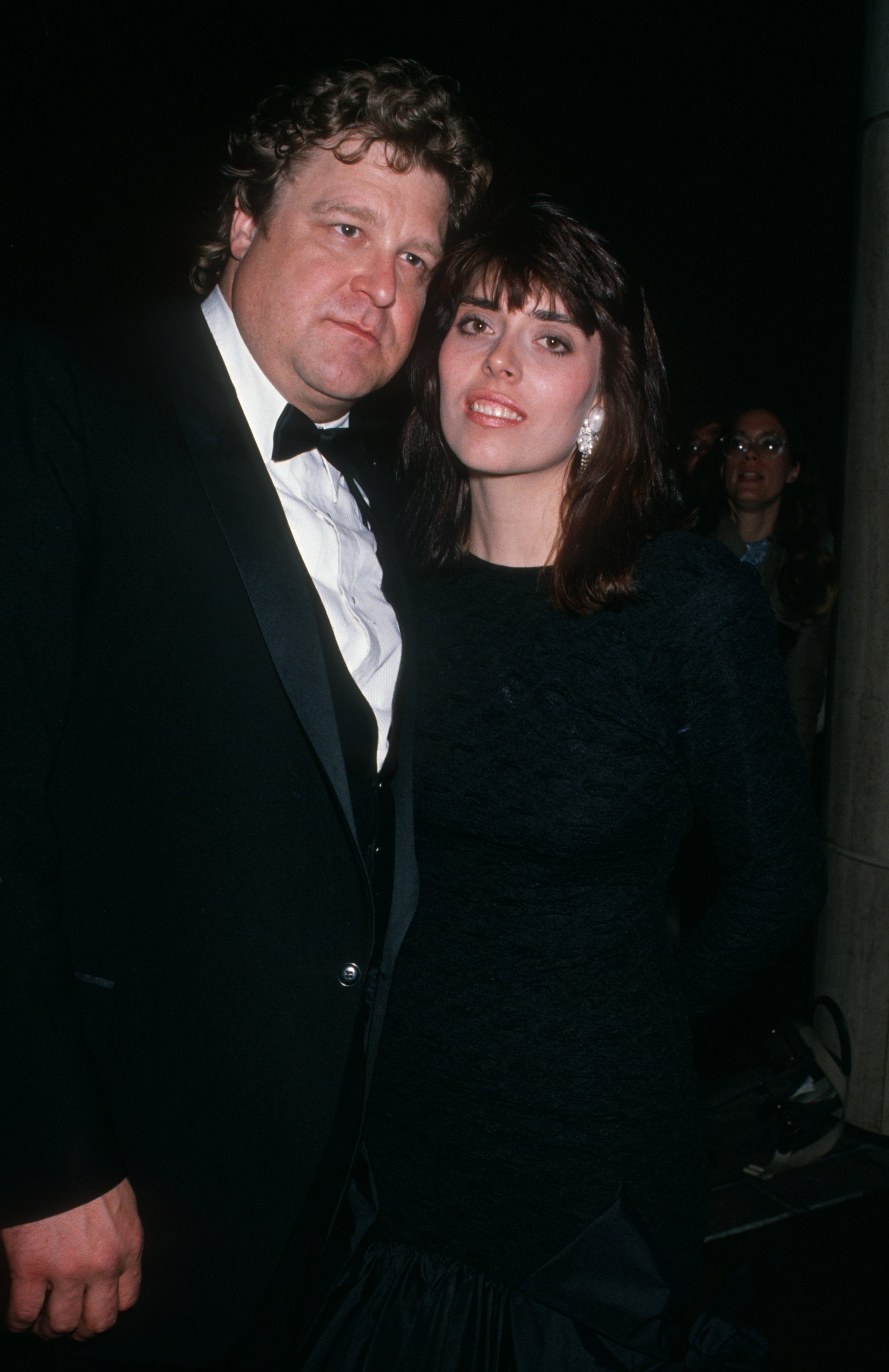 John Goodman and Anna Beth Goodman pose at the 15th Annual People's Choice Awards at Disney Studios on March 12, 1989, in Burbank, California | Source: Getty Images
