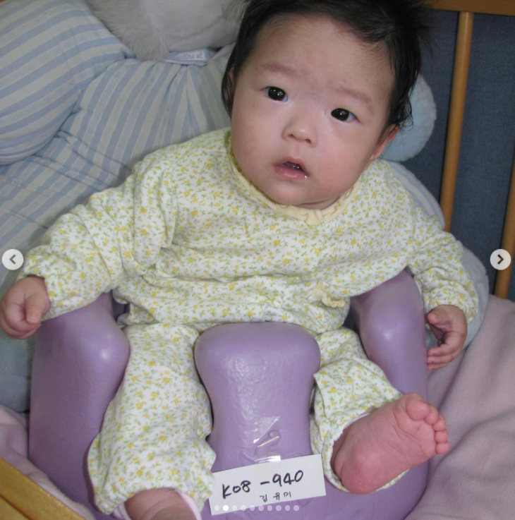 Baby Naleigh shortly after being adopted by Katherine Heigl and Josh Kelley | Source: Instagram/katherineheigl