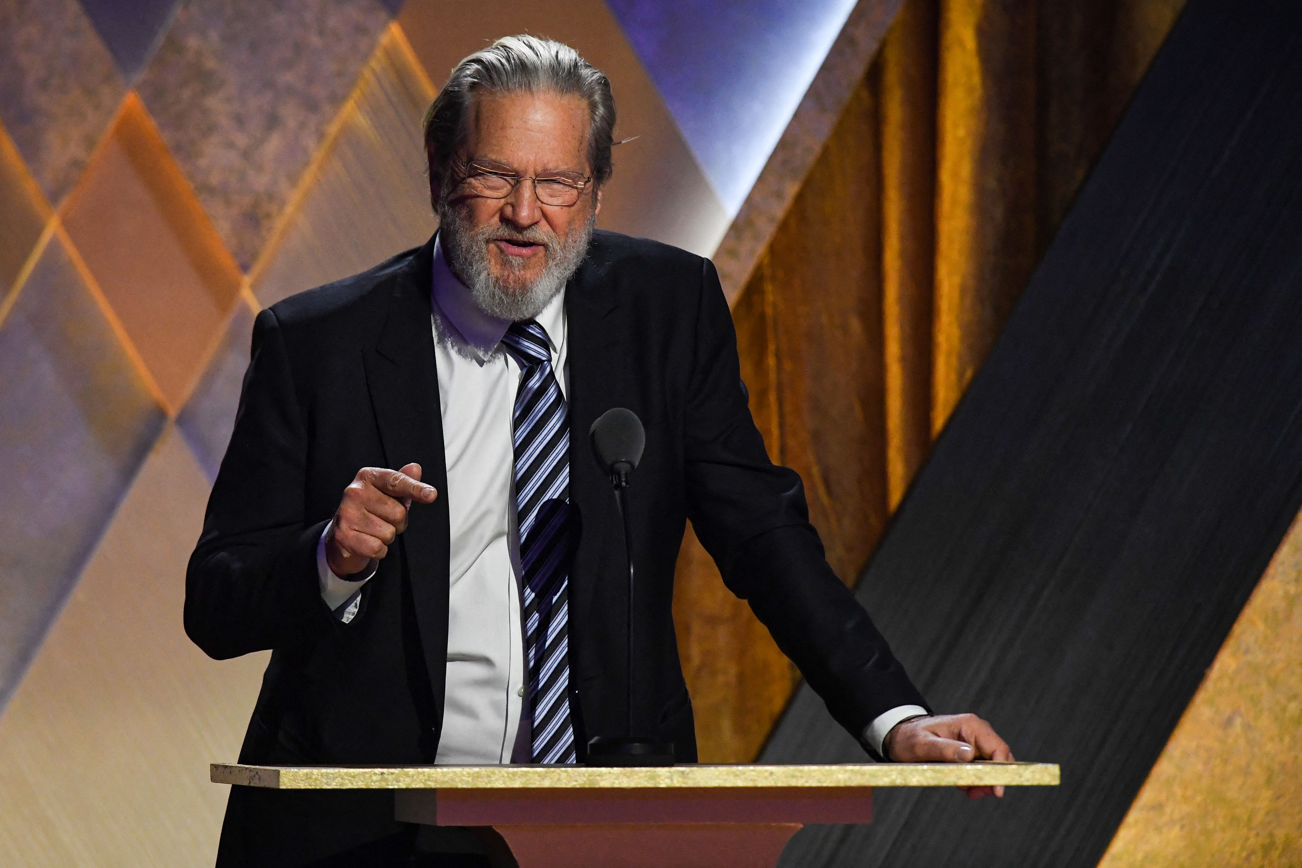 Jeff Bridges speaks at the Academy of Motion Picture Arts and Sciences' 13th Annual Governors Awards in Los Angeles on November 19, 2022 | Source: Getty Images