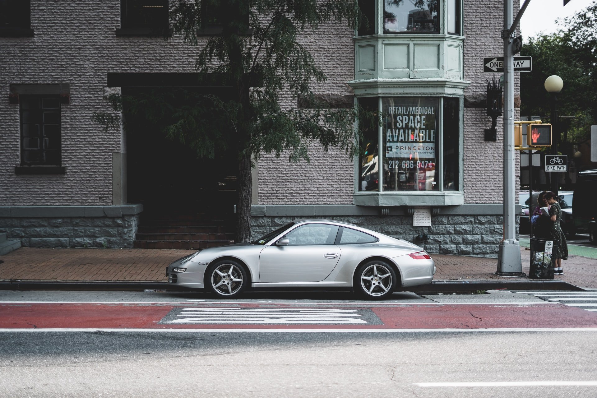 OP's grandmother saw the man get into a car batter than hers | Source: Unsplash