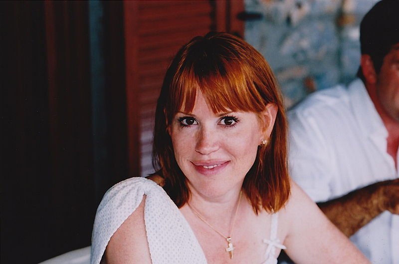 Molly Ringwald in Greece, 2010. | Source: Wikimedia Commons