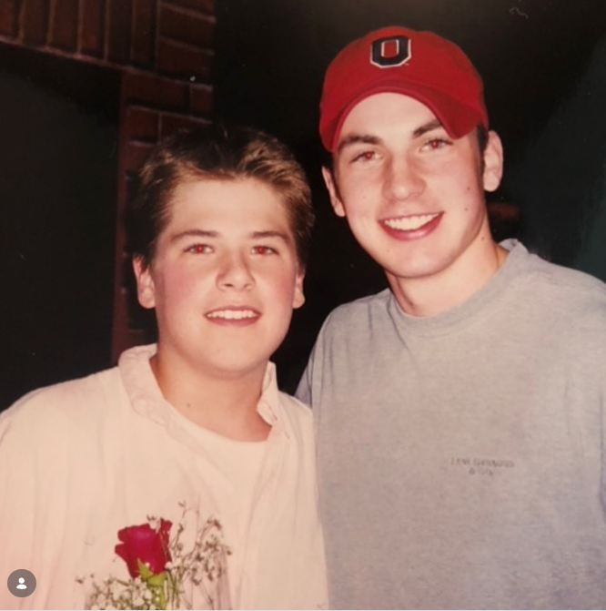 Chris Evans grew up alongside three siblings. In this photo, he posed with his brother Scott Evans for a throwback post on October 19, 2020. | Source: Instagram/scottevansgram