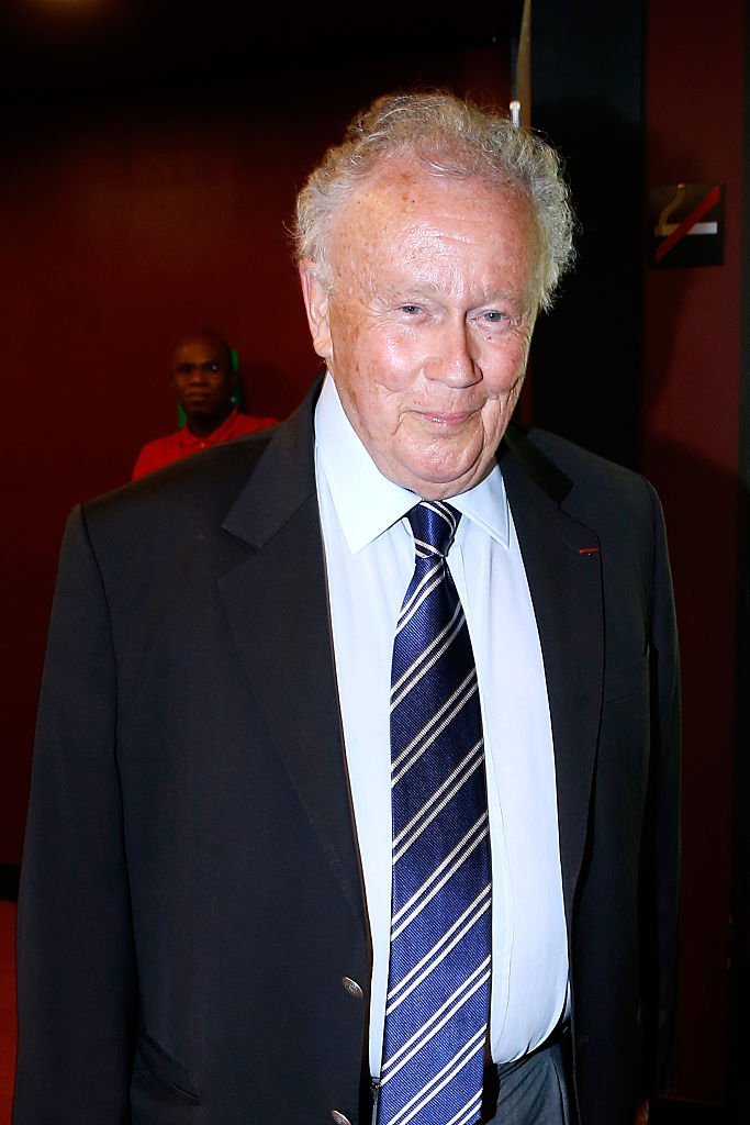 Philippe Bouvard assiste au spectacle "Vous avez repris des croquis?" | Photo : Getty Images