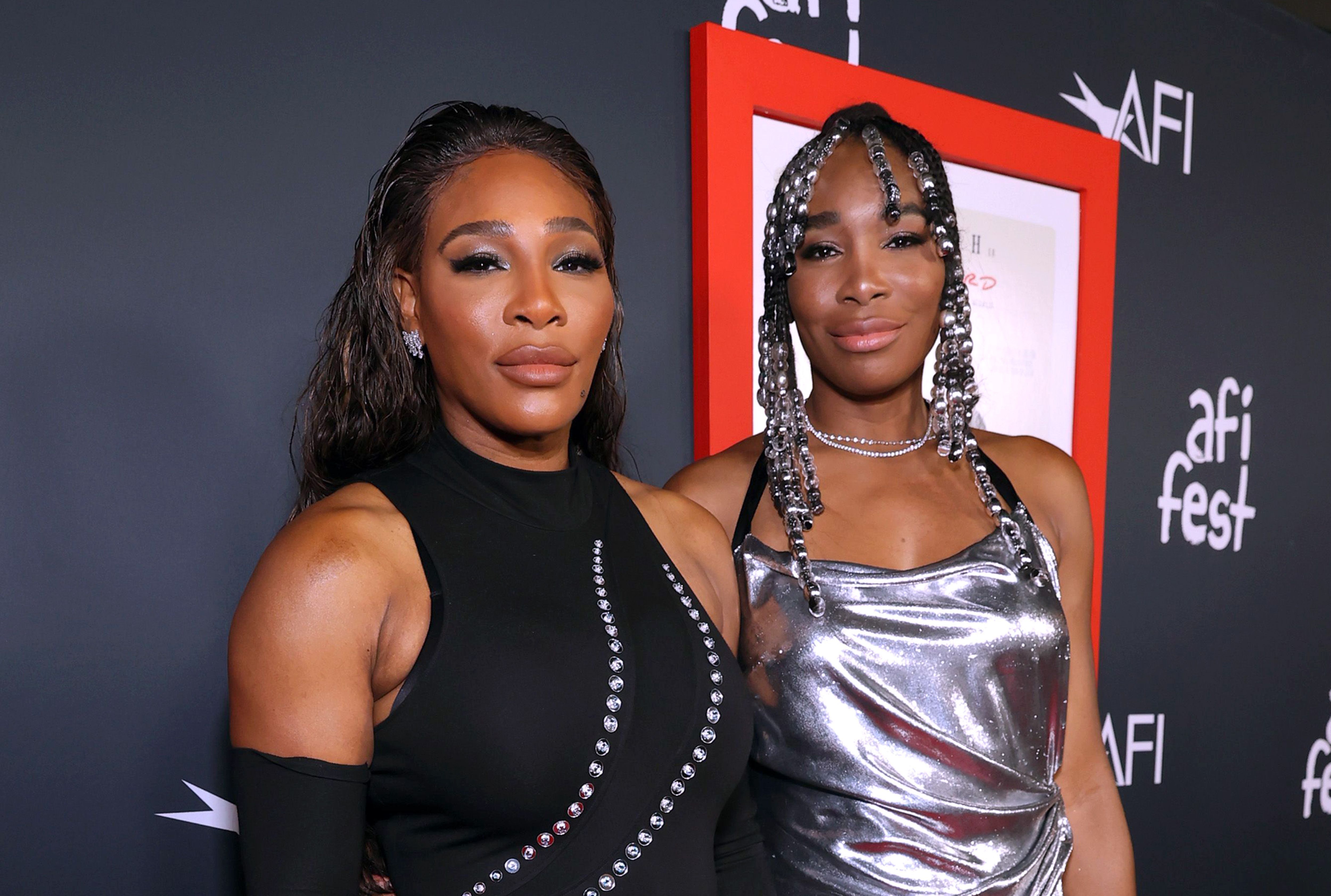 Serena Williams and Venus Williams on November 14, 2021, in Hollywood, California. | Source: Getty Images