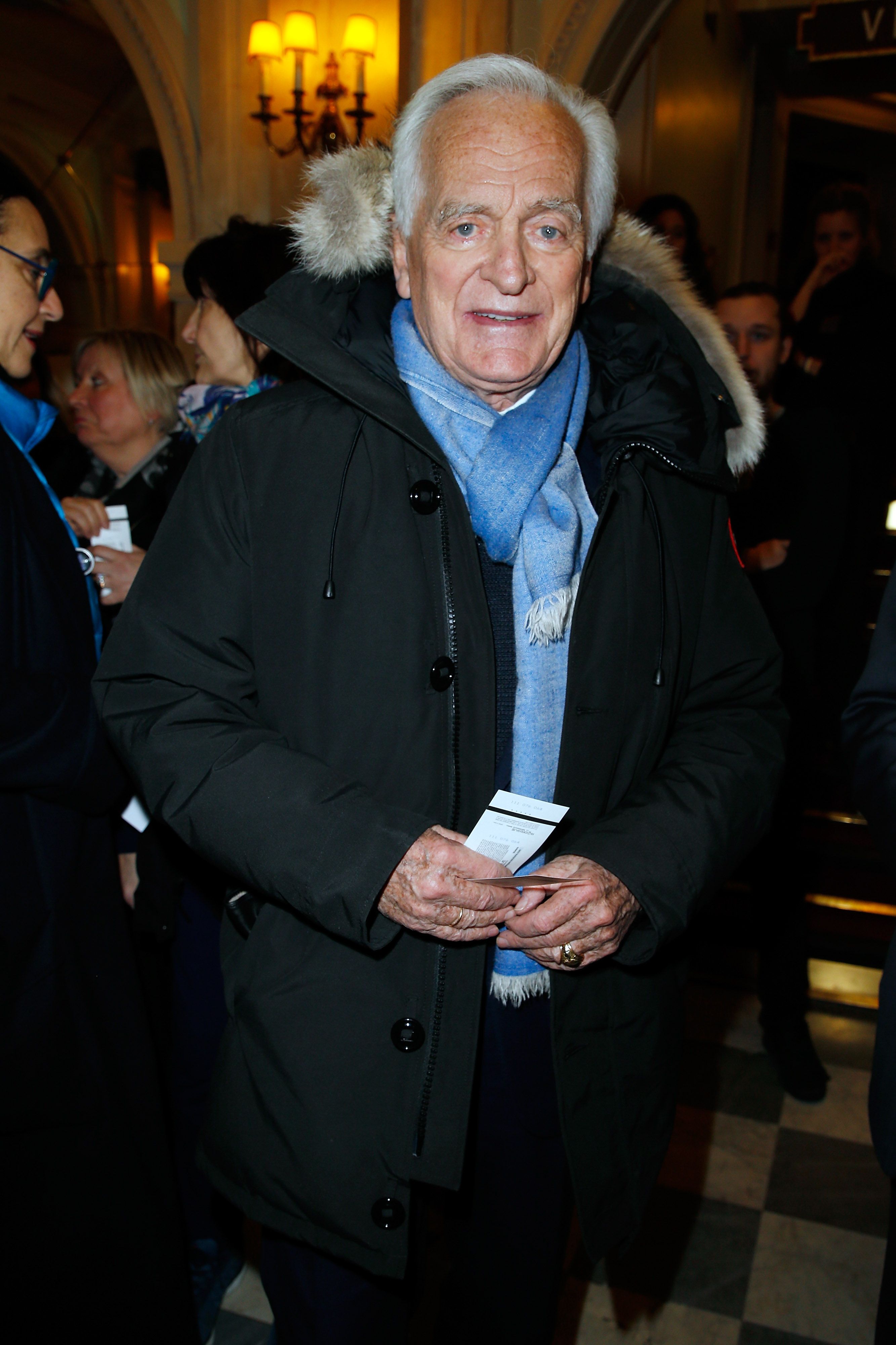 L'écrivain Philippe Labro assiste à "Quelque Part dans cette Vie" Générale au Théâtre Edouard VII le 12 février 2018 à Paris, France. | Photo : Getty Images