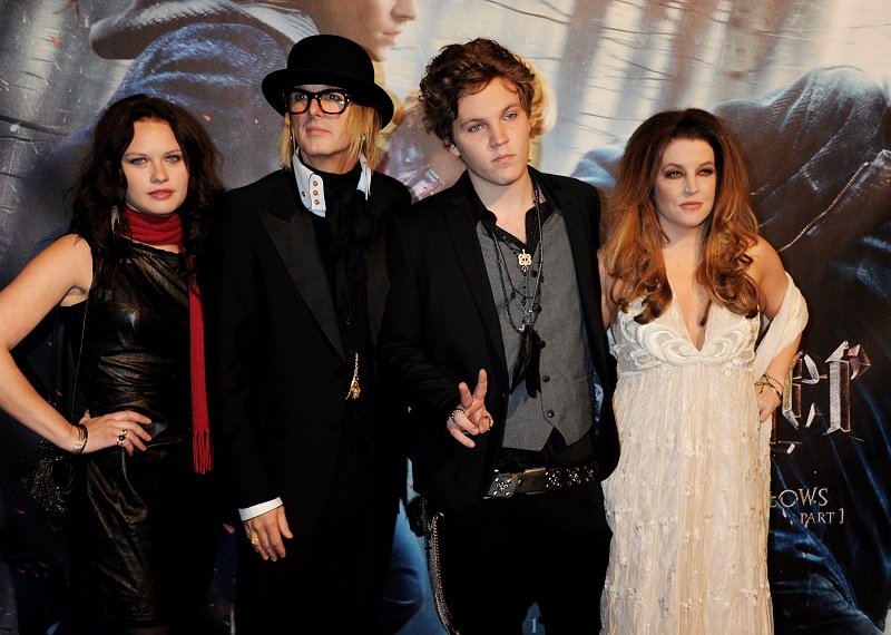 Michael Lockwood, Benjamin Keough, Lisa Marie Presley, and a guest at Odeon Leicester Square on November 11, 2010 in London, England | Photo: Getty Images