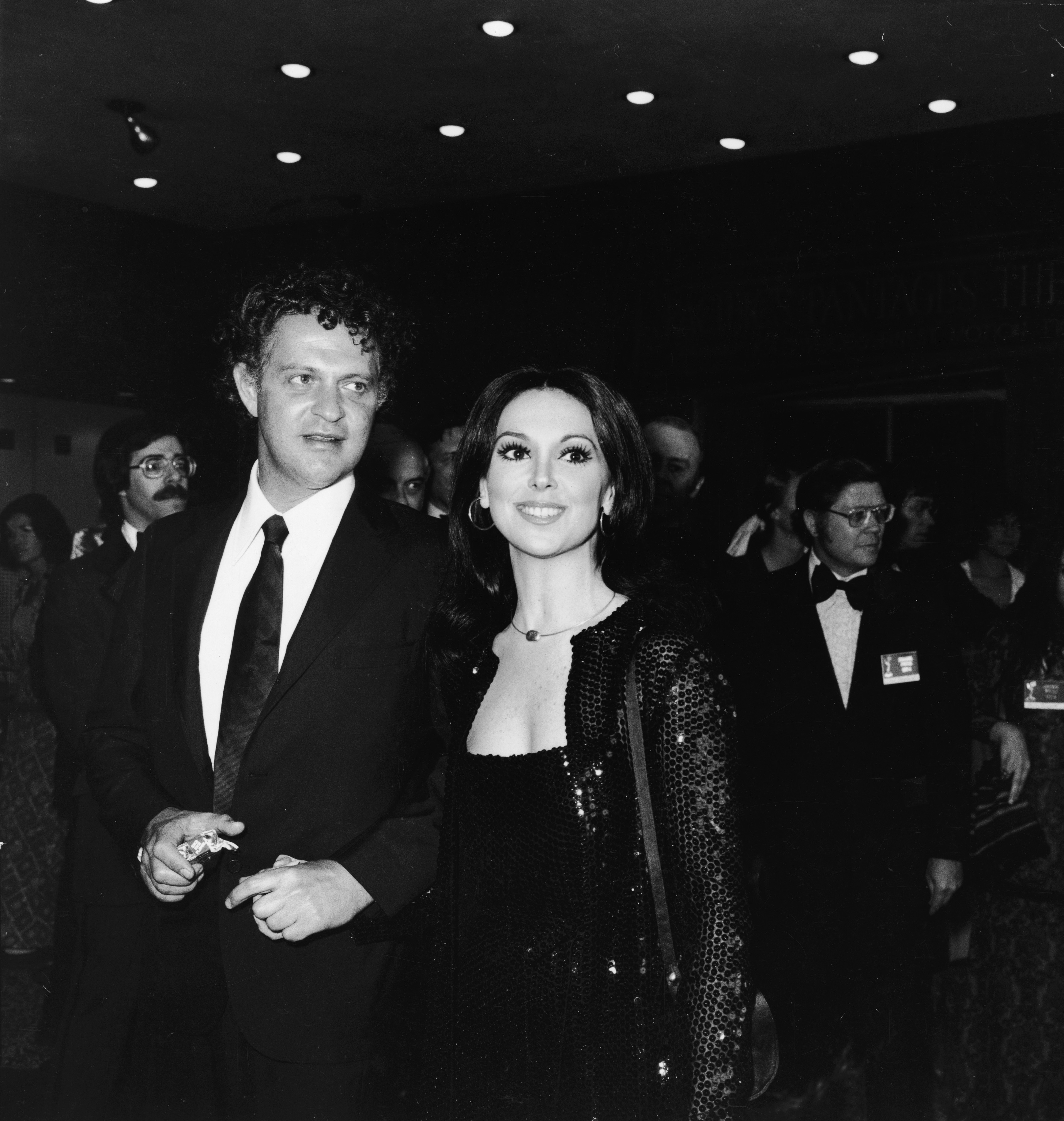 Marlo Thomas attends the Golden Globe Awards with Herb Gardner, circa 1975 | Source: Getty Images