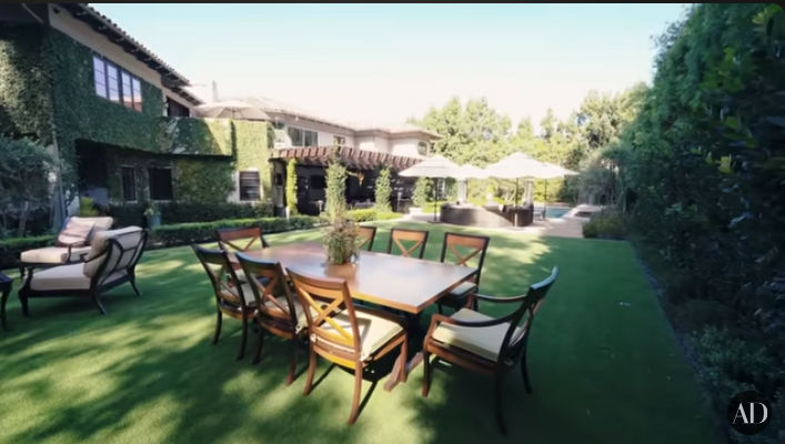 Viola Davis' home in Los Angeles, from a video dated January 5, 2023 | Source: youtube.com/ArchitecturalDigest