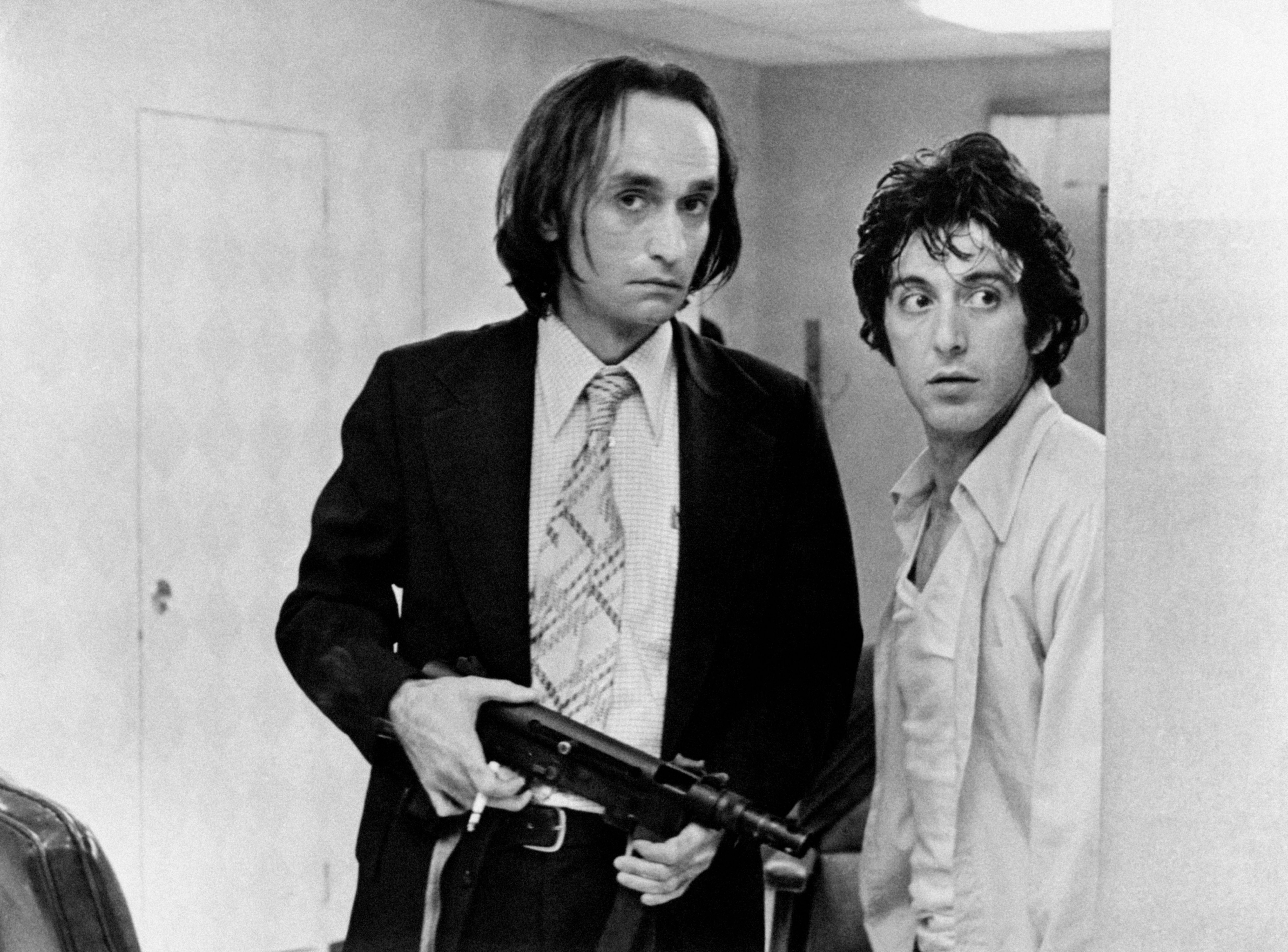 John Cazale with Al Pacino on the set of the 1975 film "Dog Day Afternoon" | Source: Getty Images
