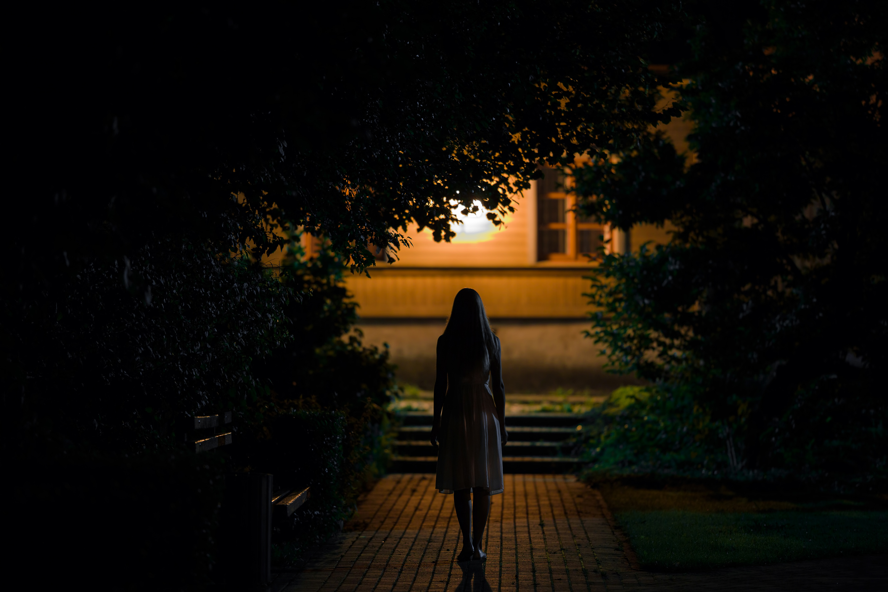 Woman at night | Source: Shutterstock