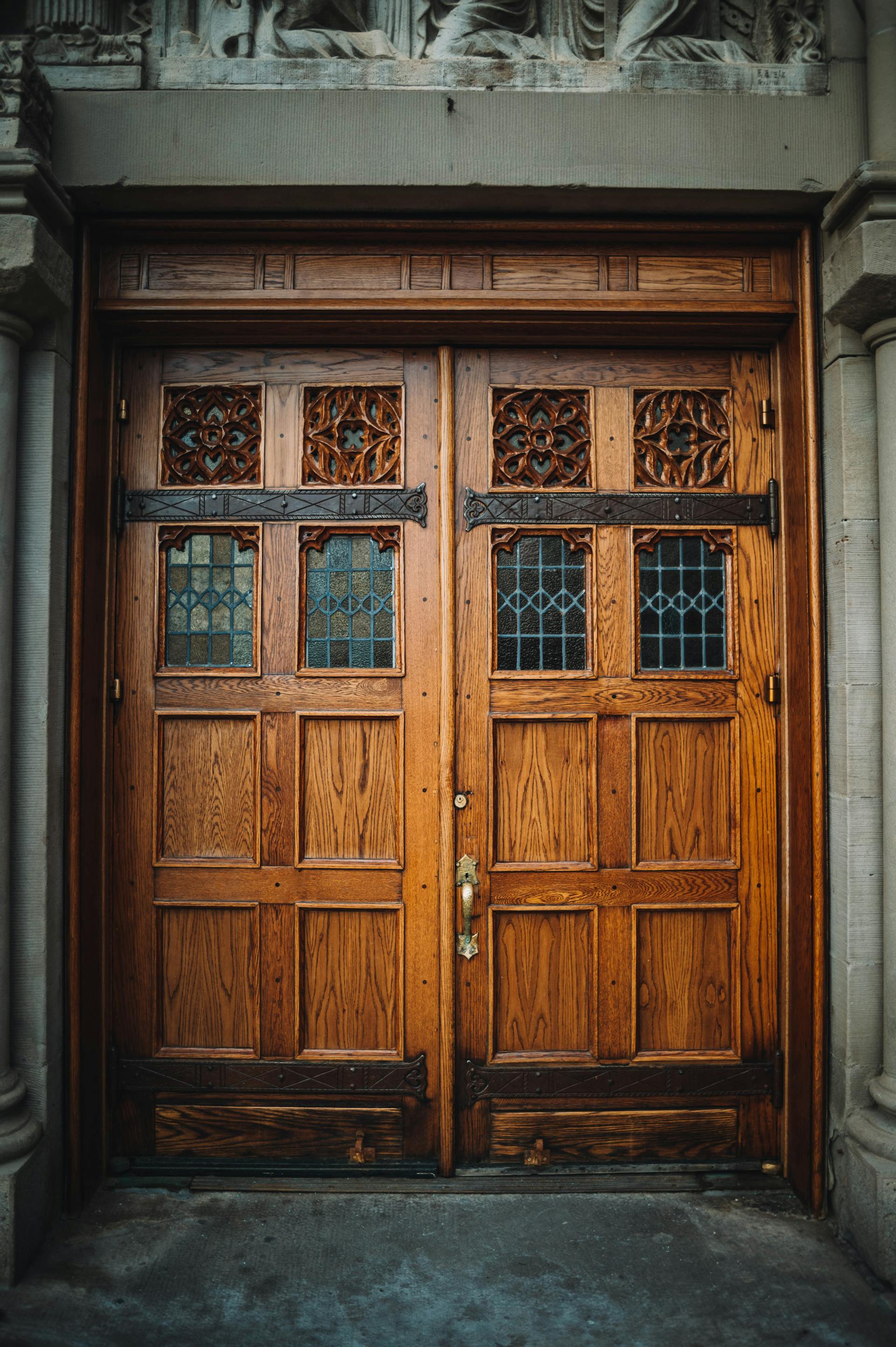 Wooden entrance doors | Source: Pexels