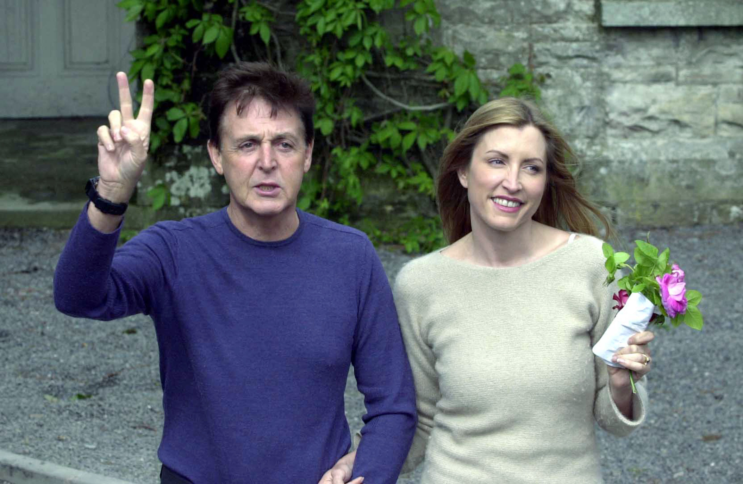 Paul McCartney and Heather Mills at Castle Leslie in 2002. | Source: Getty Images