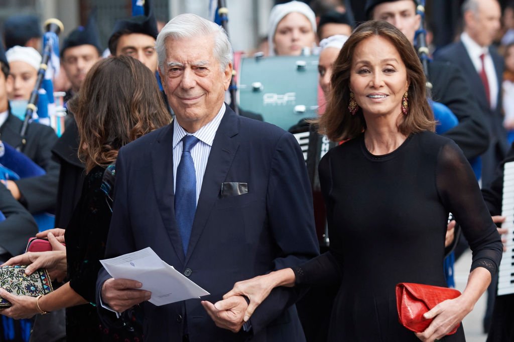 Mario Vargas Llosa e Isabel Preysler en la entrega de los premios Princesa de Asturias.| Fuente: Getty Images