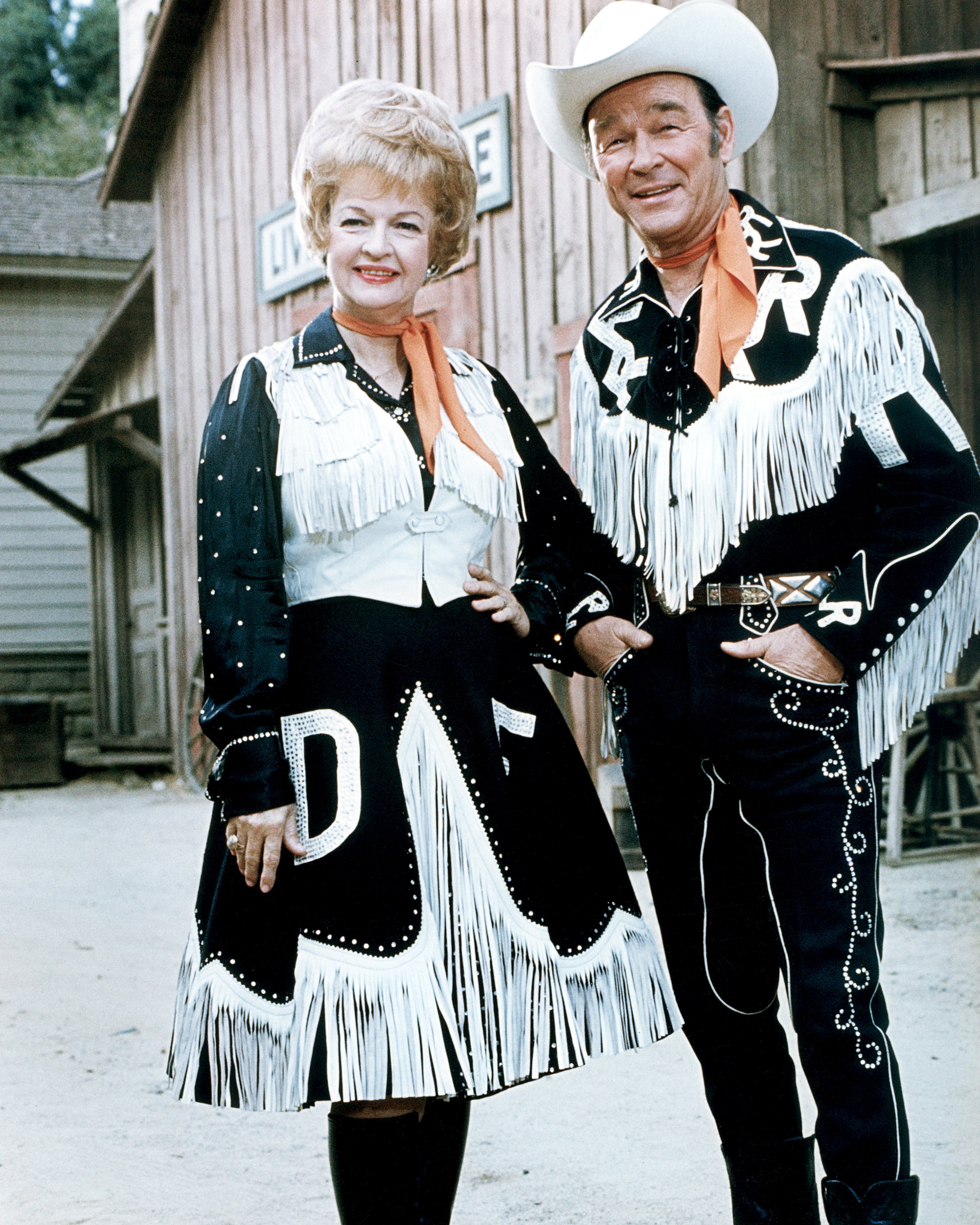 Roy Rogers and Dale Evans pose together. | Source: Getty Images