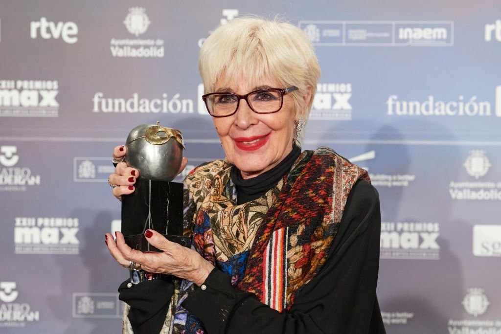 Concha Velasco recibe el Premio Honorífico Máximo durante la ceremonia de entrega de premios MAX 2019 en el Teatro Calderón el 20 de mayo de 2019 en Valladolid, España. | Imagen: Getty Images