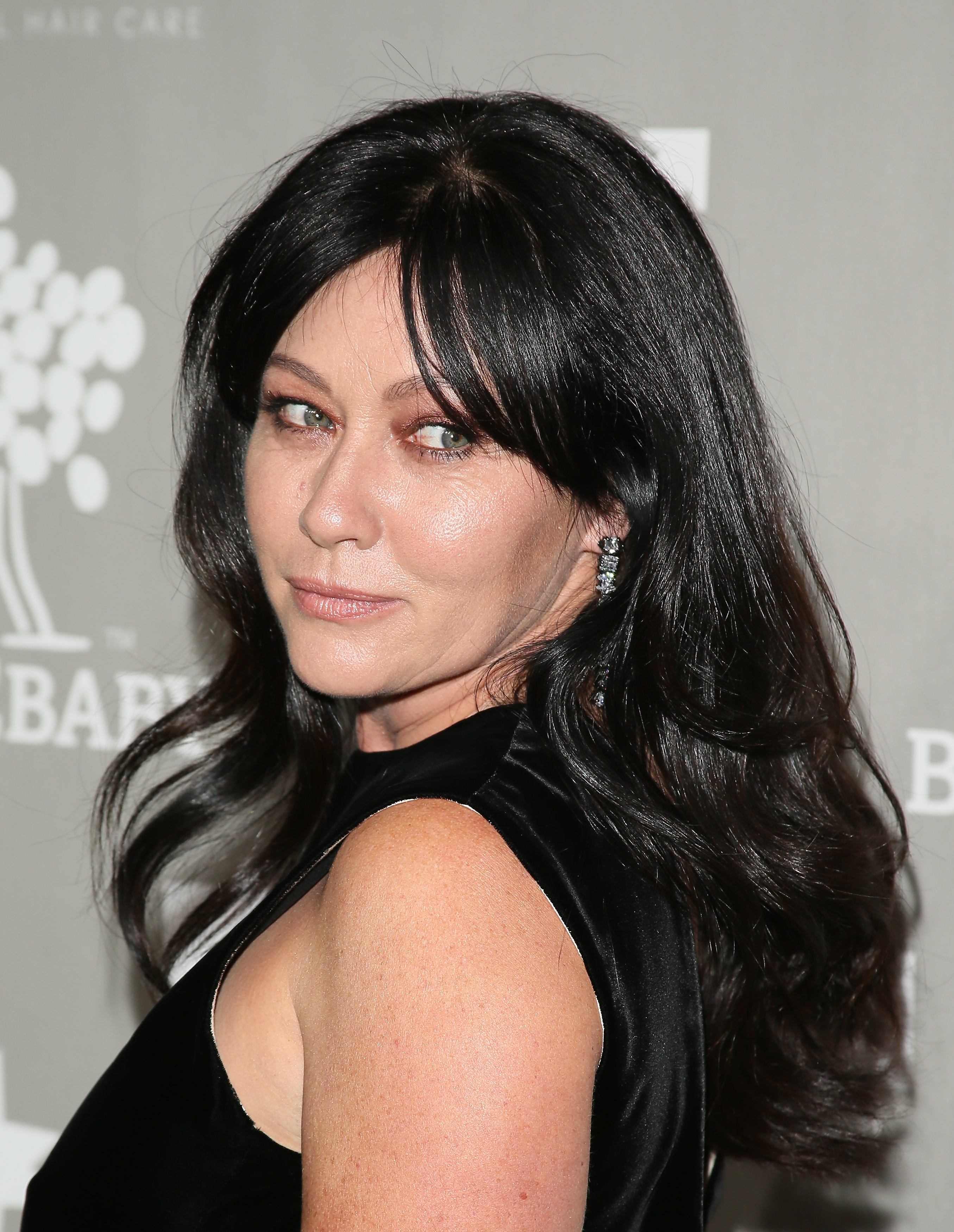 Shannen Doherty attends Baby2Baby Gala presented by MarulaOil & Kayne Capital Advisors Foundation honoring Kerry Washington at 3LABS in Culver City, California on November 14, 2015. | Source: Getty Images