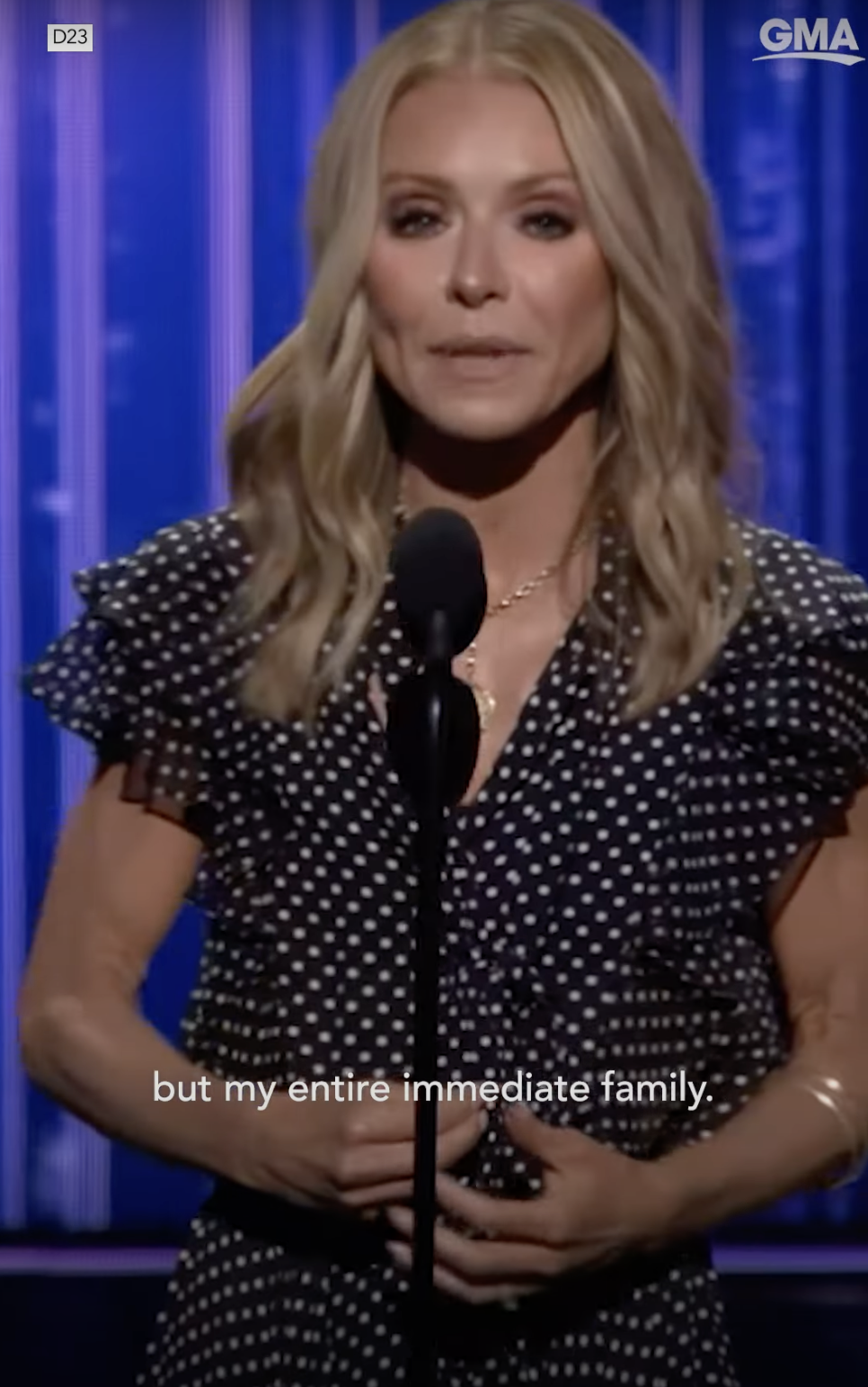 A screenshot of Kelly Ripa during her acceptance speech posted on August 13, 2024 | Source: YouTube/@GMA