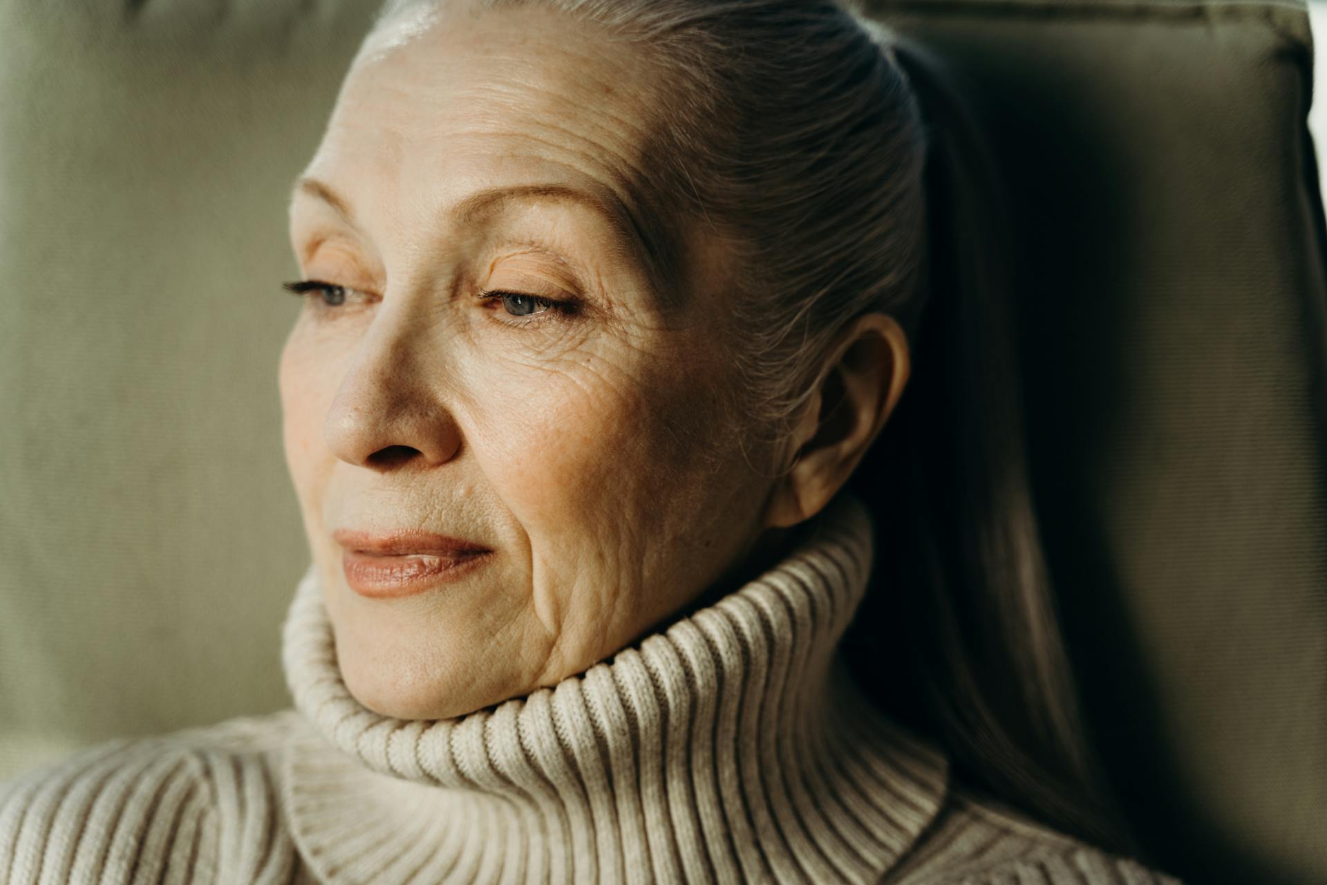 A sad senior woman | Source: Pexels
