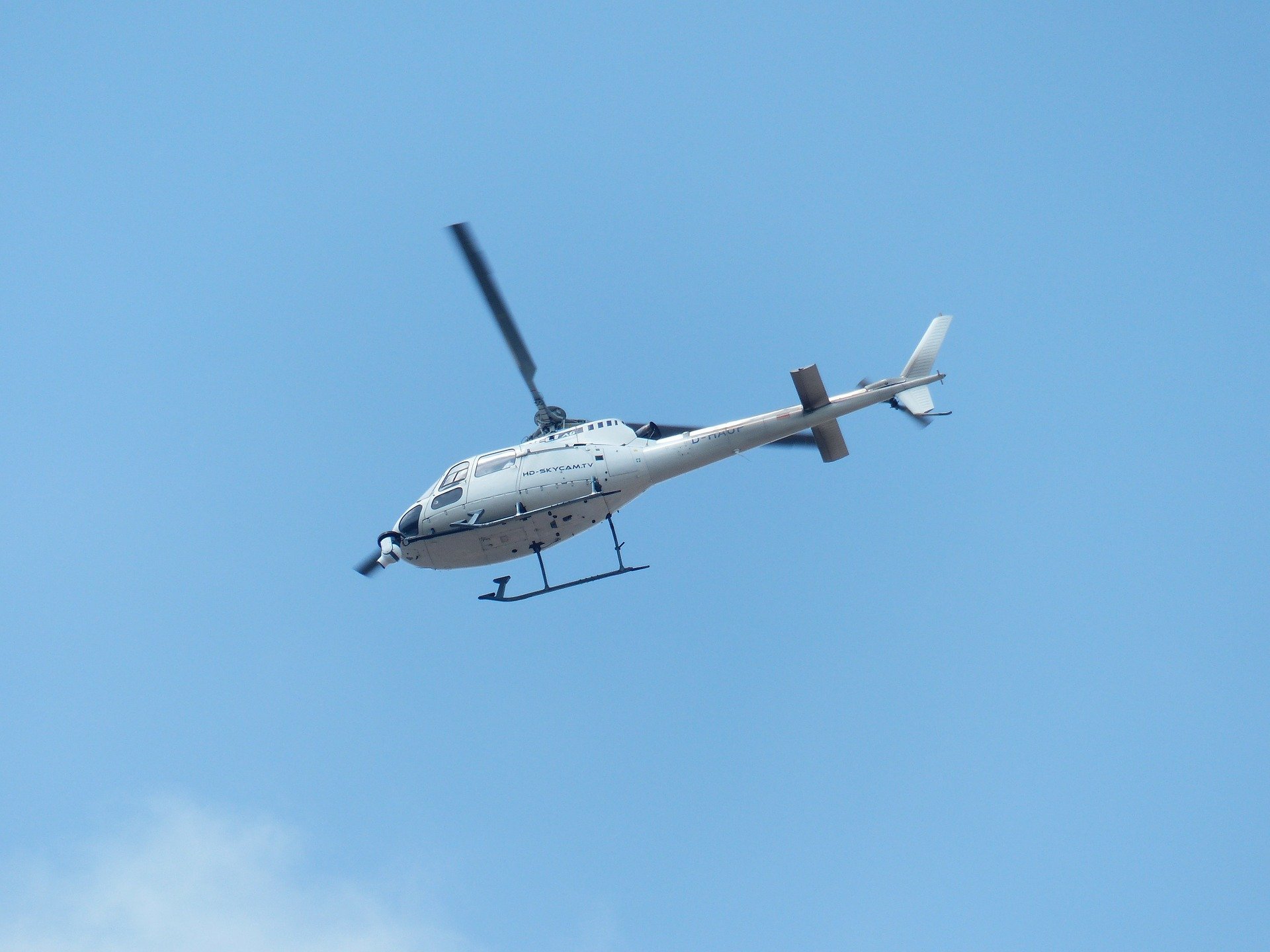 A helicopter monitoring | Source: Pixabay