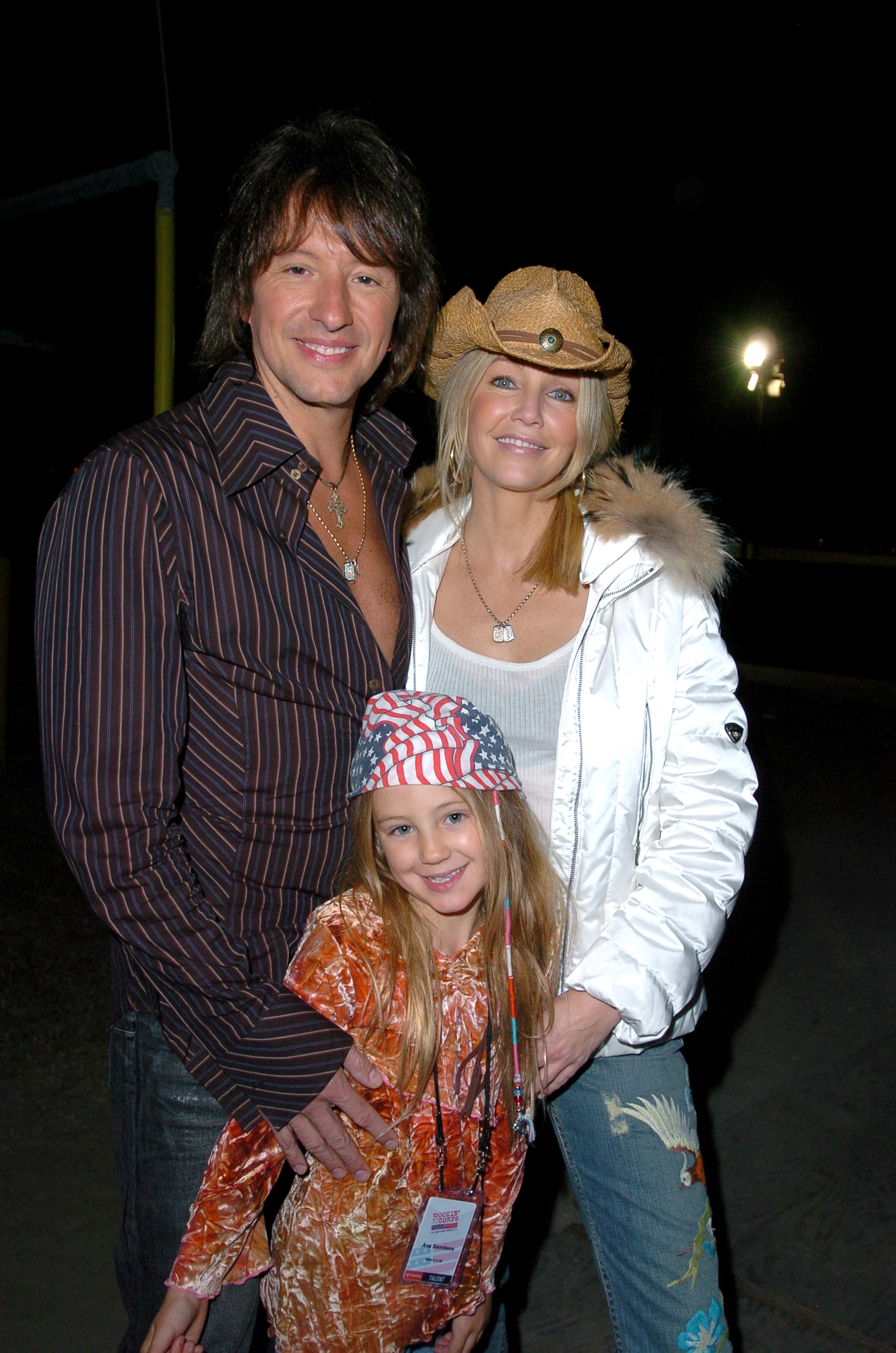 The actress with her husband and daughter on April 1, 2005 | Source: Getty Images