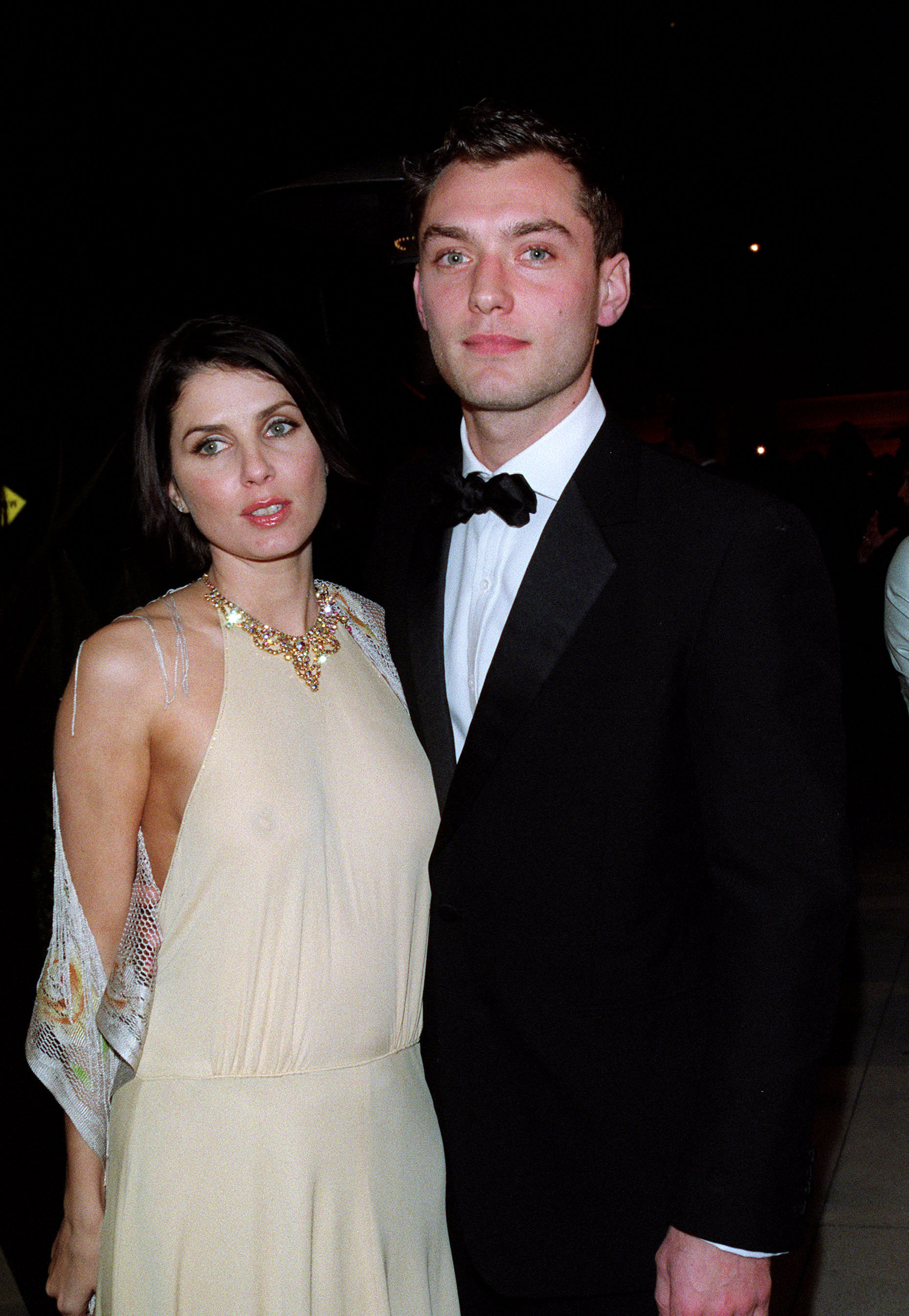 Jude Law and wife Sadie Frost at the Vanity Fair Party in California in 2003 | Source: Getty Images