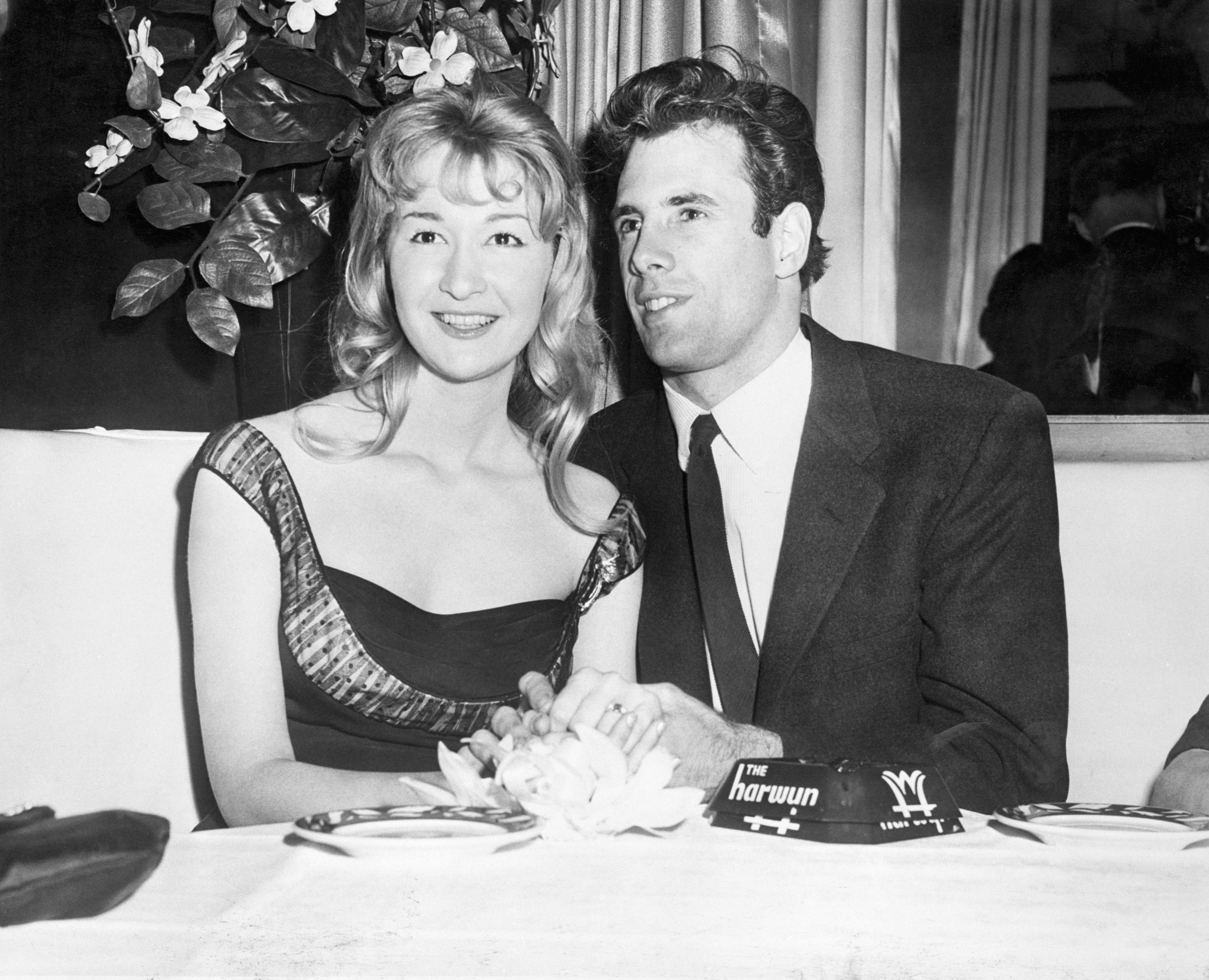 Diane Ladd and Bruce Dern at The Harwyn Club on January 1, 1960 in New York. | Source: Getty Images