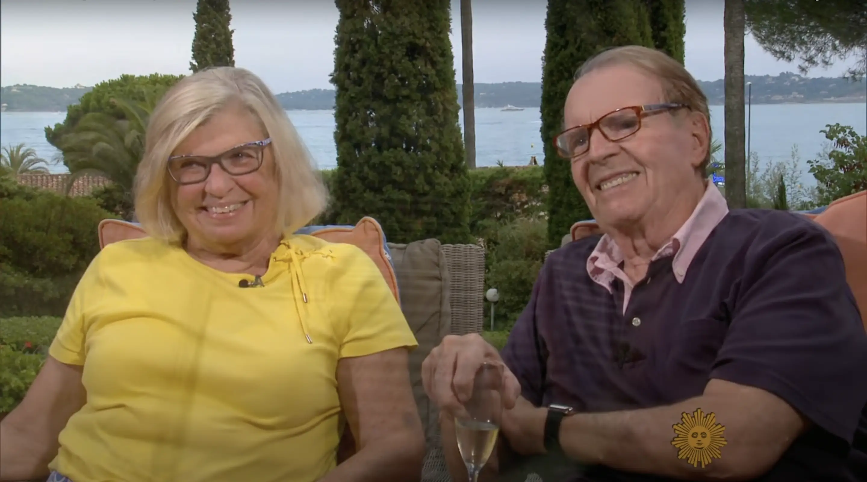 Charles Osgood and his wife, Jean, on a "CBS Sunday Morning" segment | Source: Youtube.com/@CBSSundayMorning